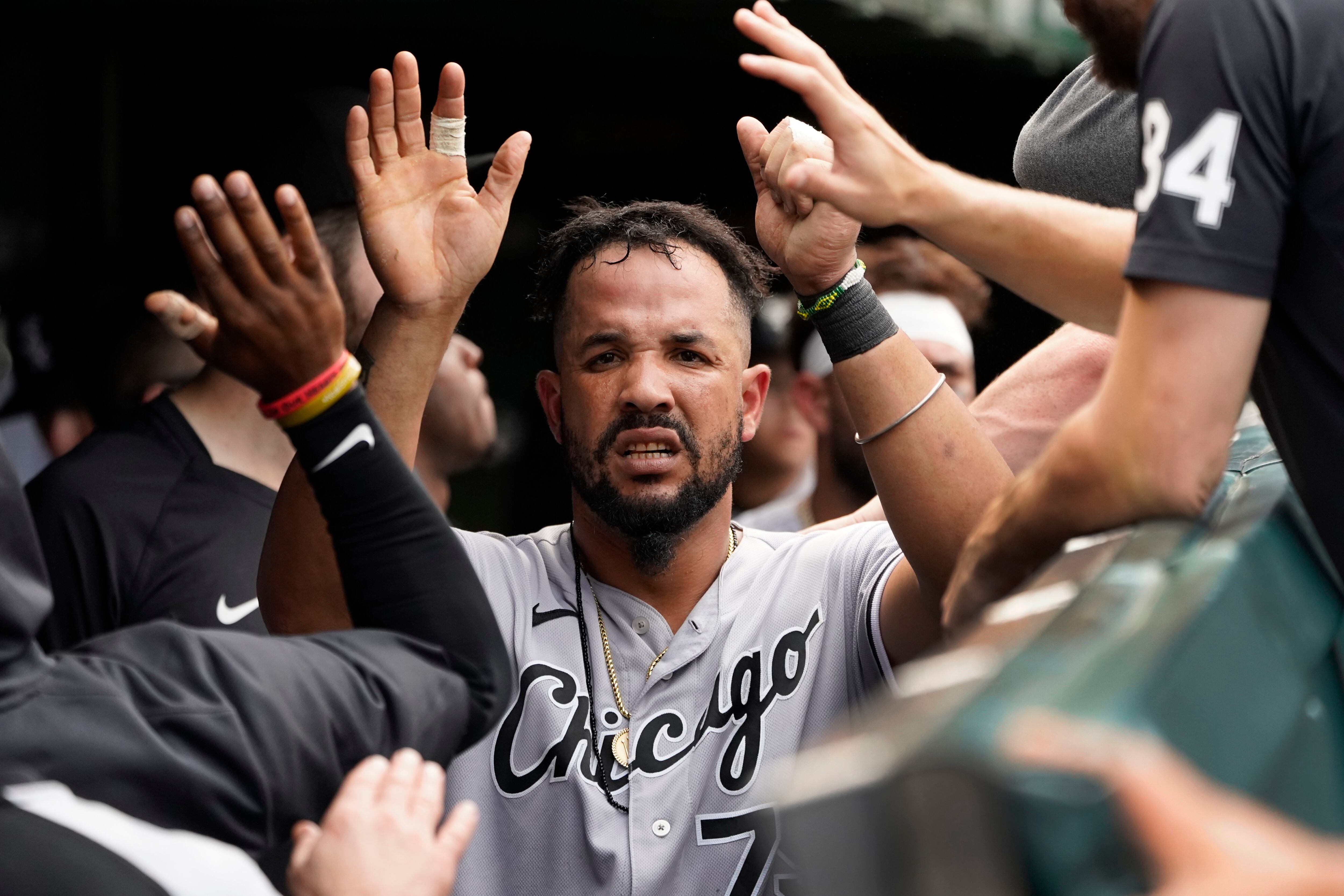 Goodwin homers, White Sox regroup to beat Cubs 8-6 in 10