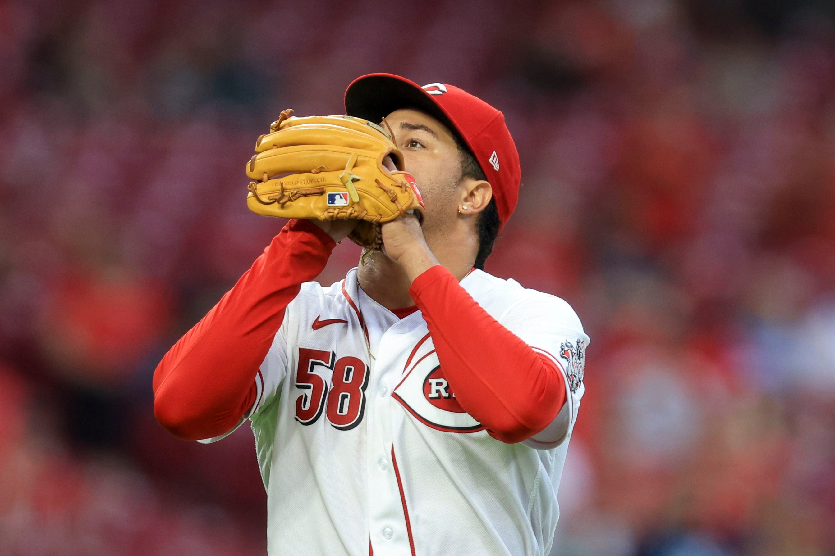 Cincinnati Reds' Tyler Naquin celebrates a 5-4 win against the