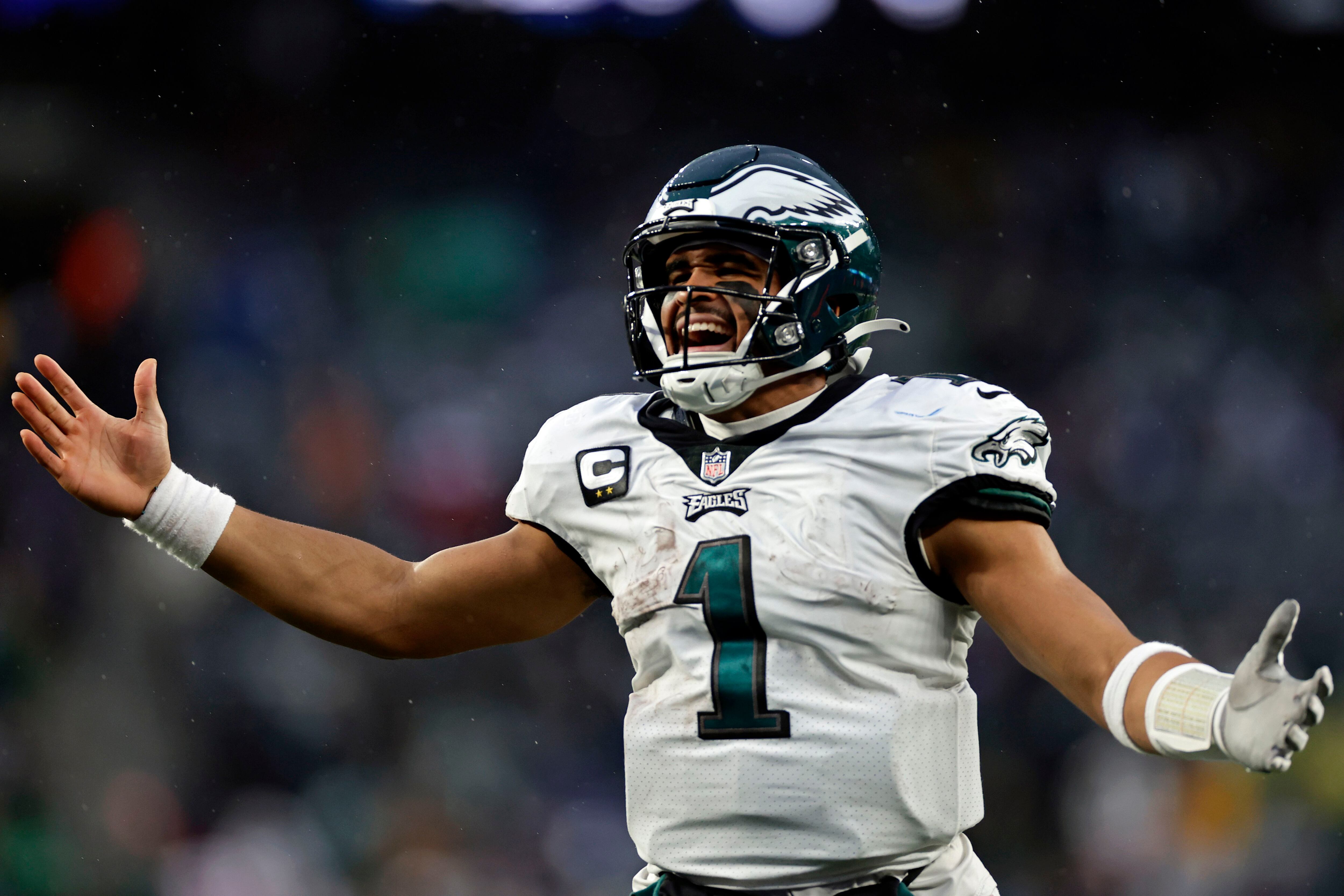 Eagles tie it up in Detroit on a Jalen Hurts fourth-down rushing TD