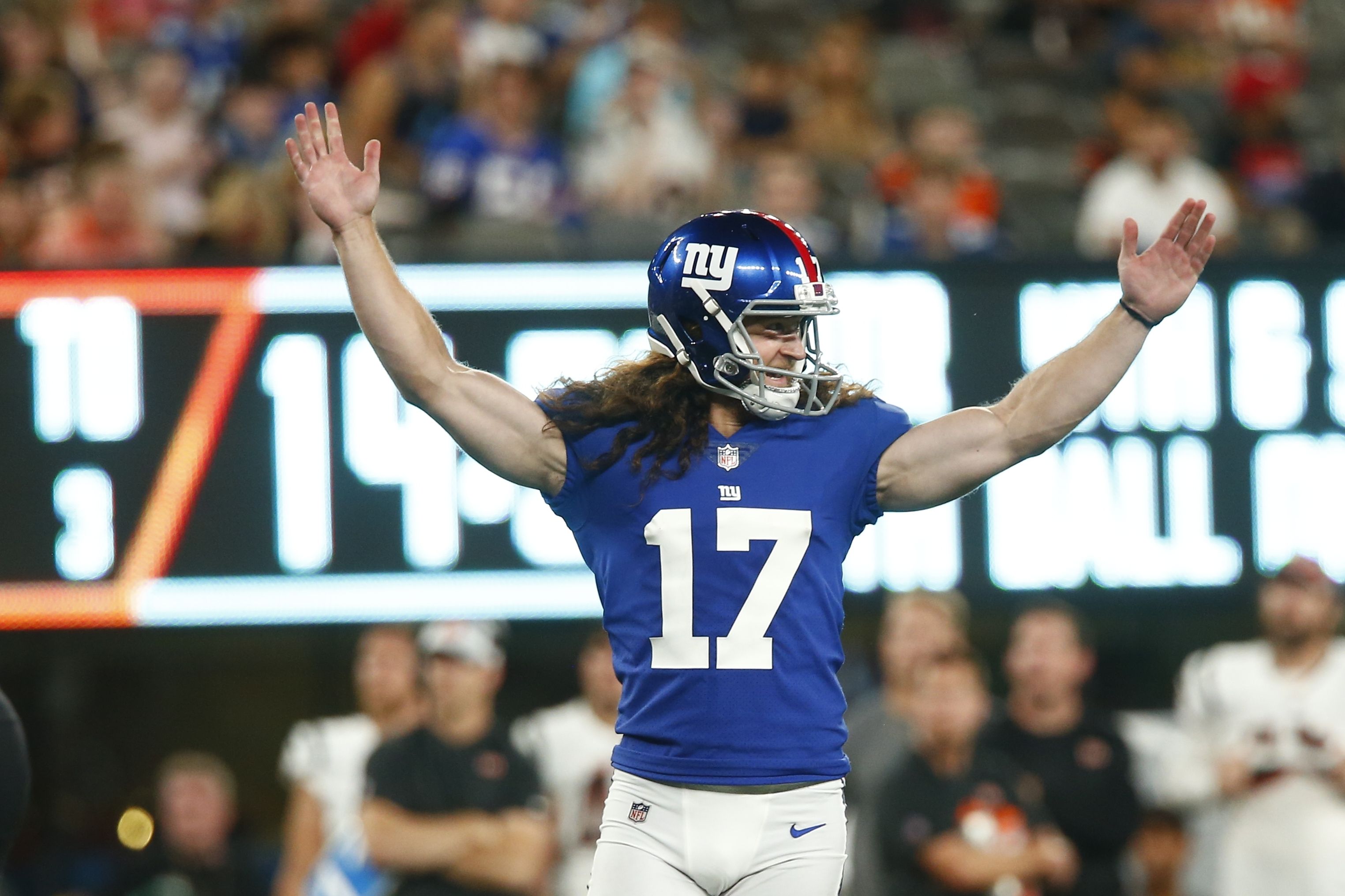 Webb Rallies Giants Over Bengals With 2 TD Passes to Bachman - Bloomberg