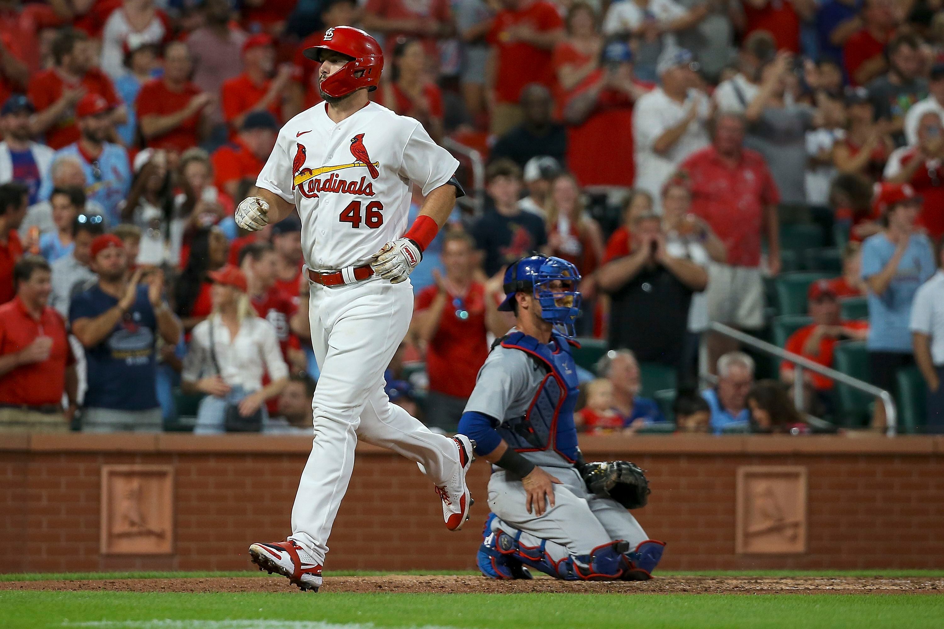 Wainwright, reunited with Molina, hurls Cards past Cubs 6-0