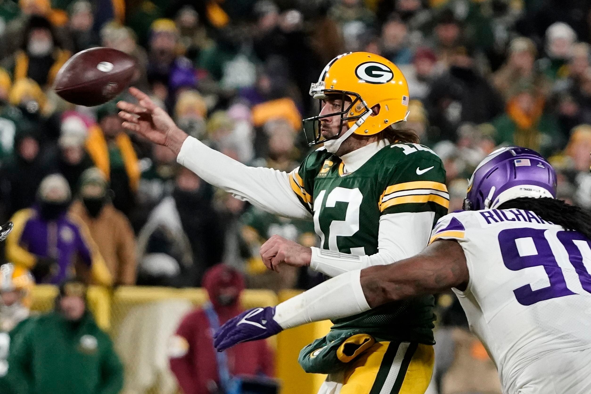 Packers Rout Vikings 37-10 in Cold to Take NFC's No. 1 Seed