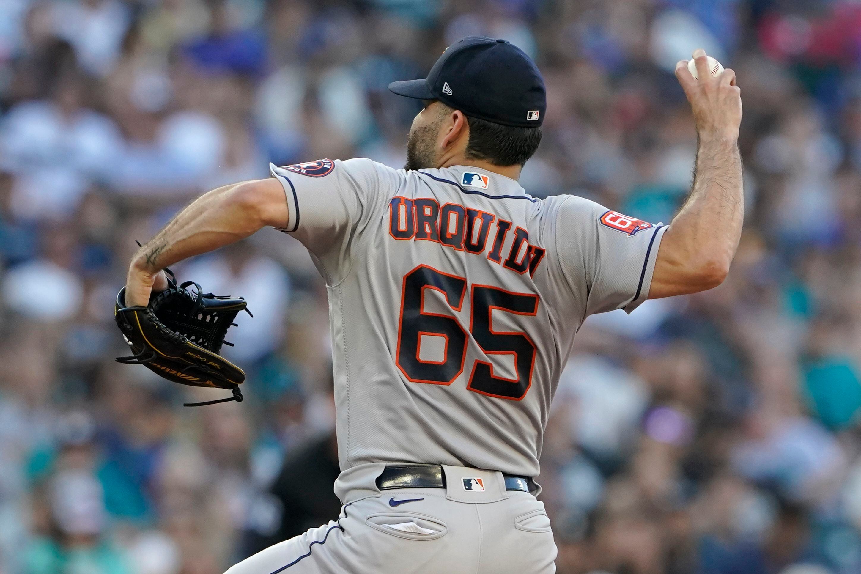 Astros end Mariners' winning streak at 14; J-Rod scratched