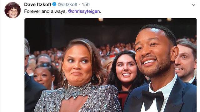 Chrissy Teigen wins the internet with another awkward-face awards show meme