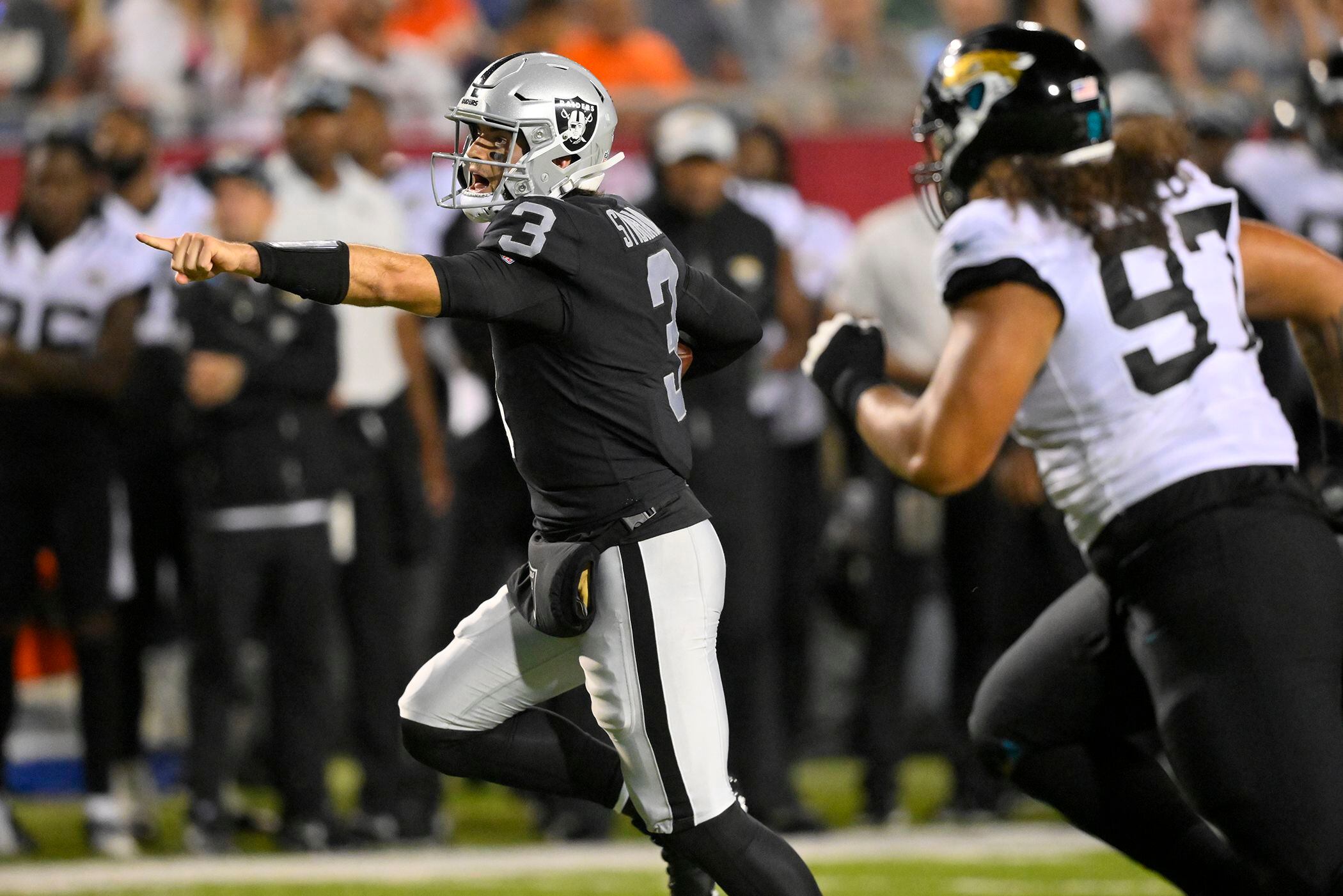 Raiders give McDaniels happy homecoming, beat Jaguars 27-11 - The San Diego  Union-Tribune