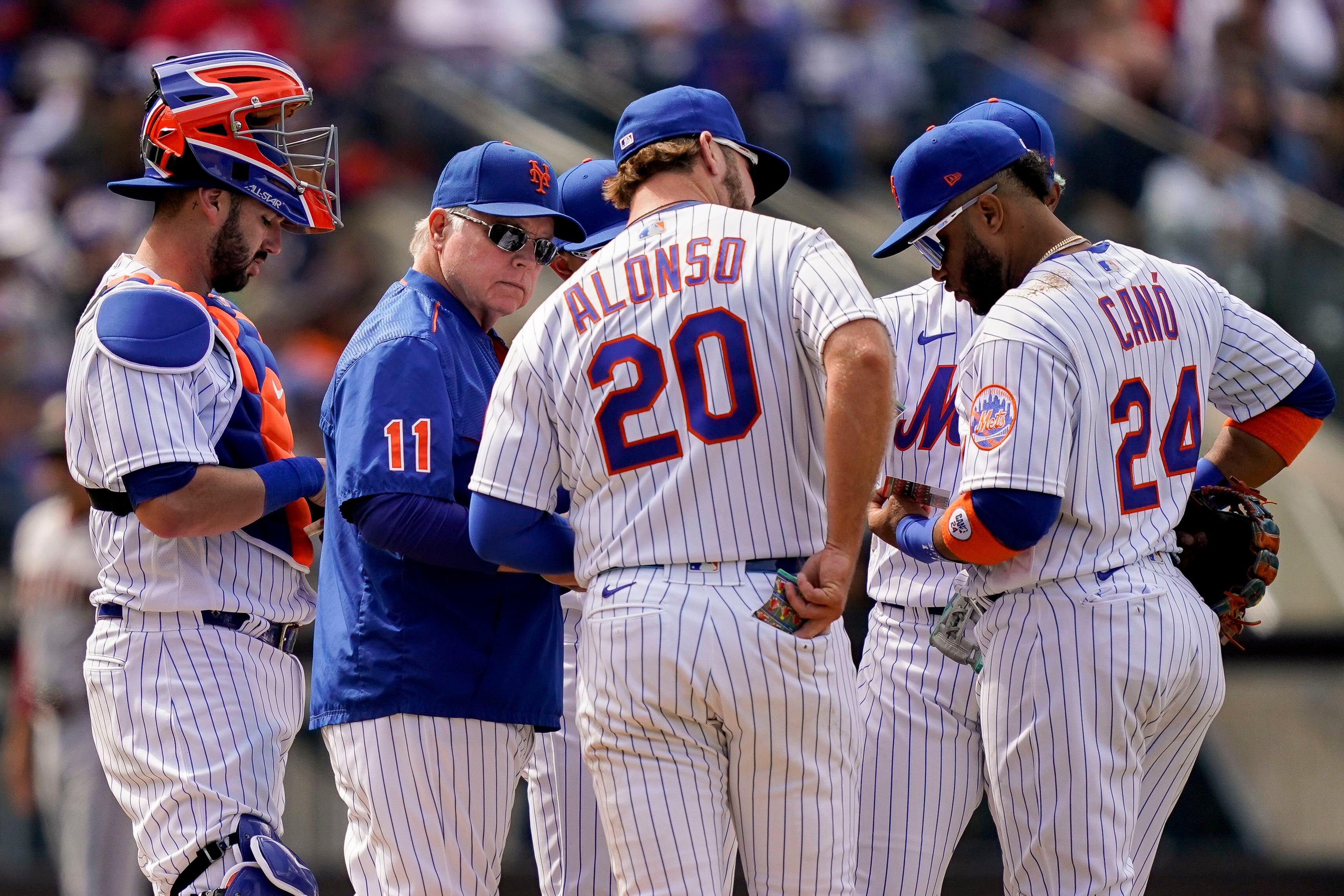 Mets manager Showalter suspended 1 game for reliever's pitch