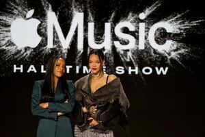 Rihanna promises 'jam-packed' Super Bowl halftime show in 1st live