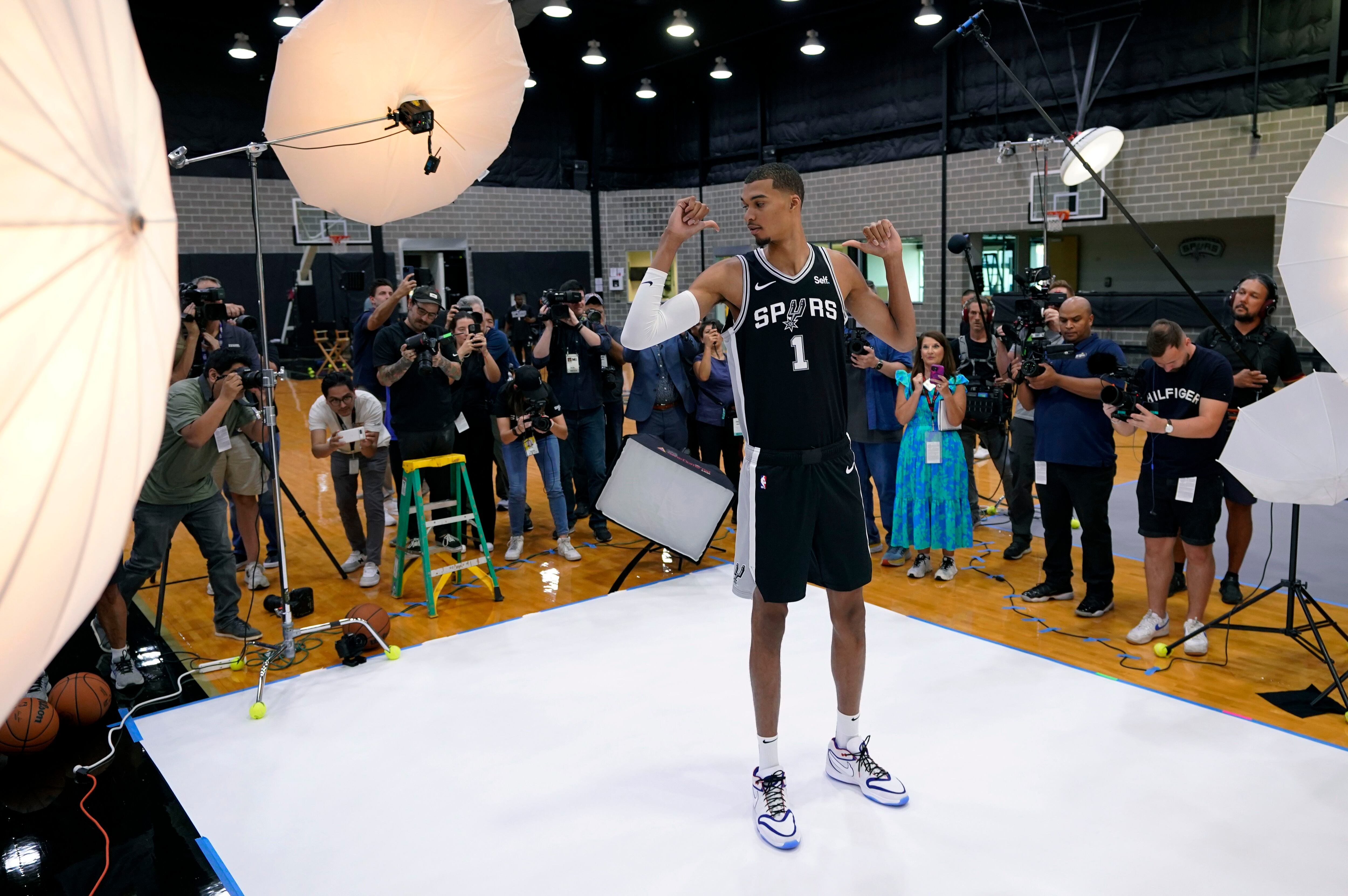 What's up, teammate?!', Jeremy Sochan welcomes Victor Wembanyama to the  Spurs