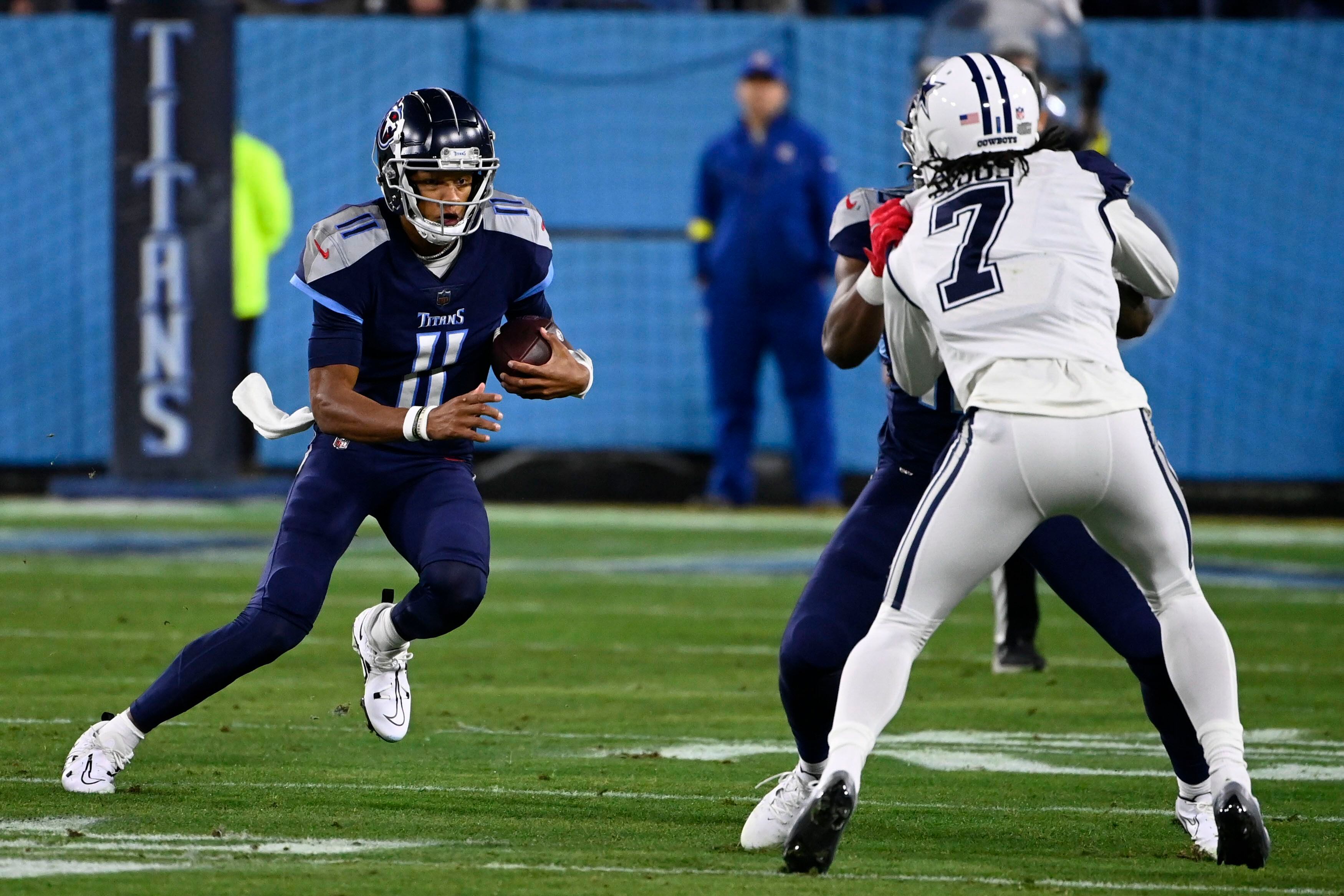 Tennessee Titans' Joshua Dobbs throws first career TD in tight Dallas  Cowboys game