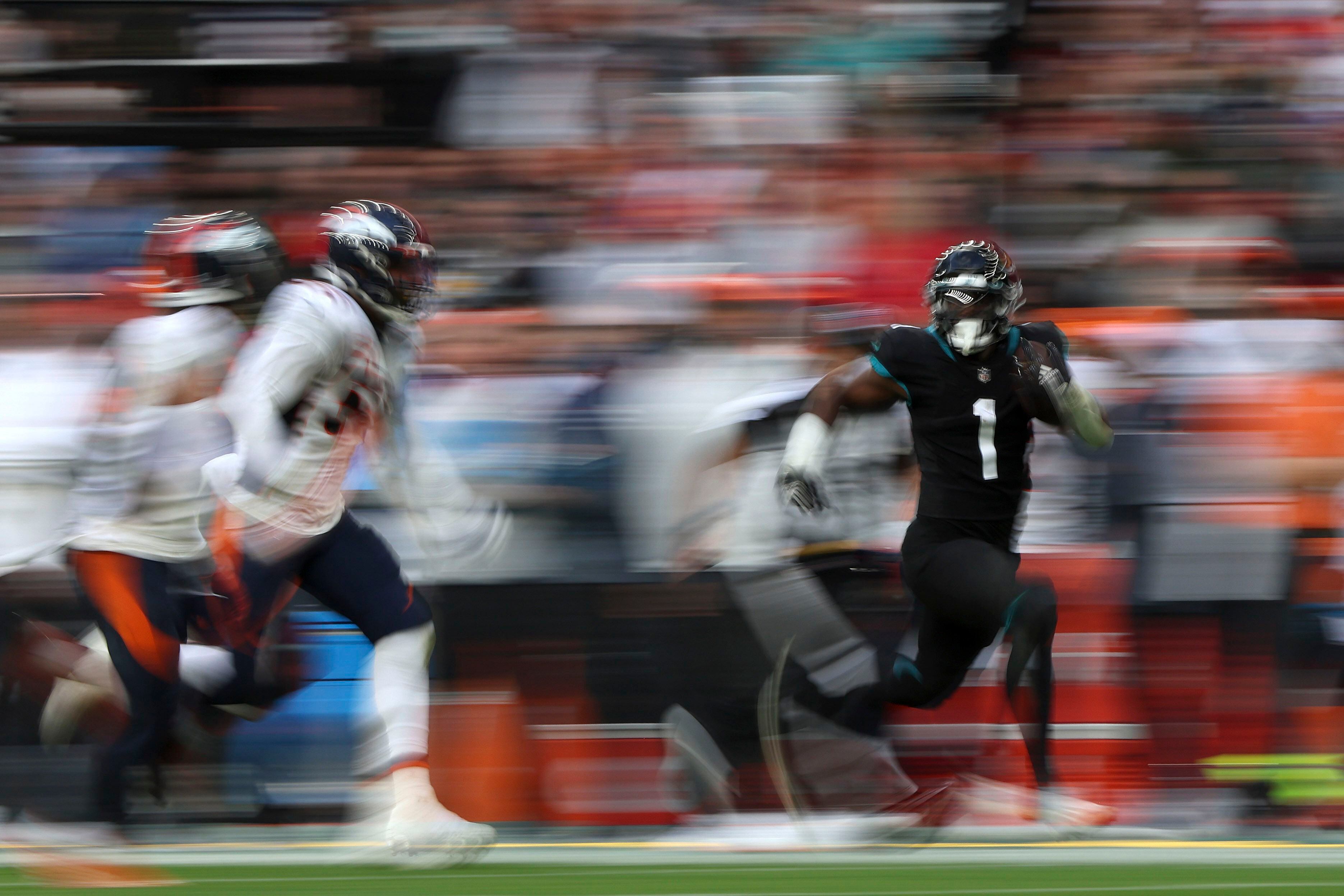 Denver Broncos 21-17 Jacksonville Jaguars: Latavius Murray's late touchdown  leads Broncos past Jaguars at Wembley, NFL News