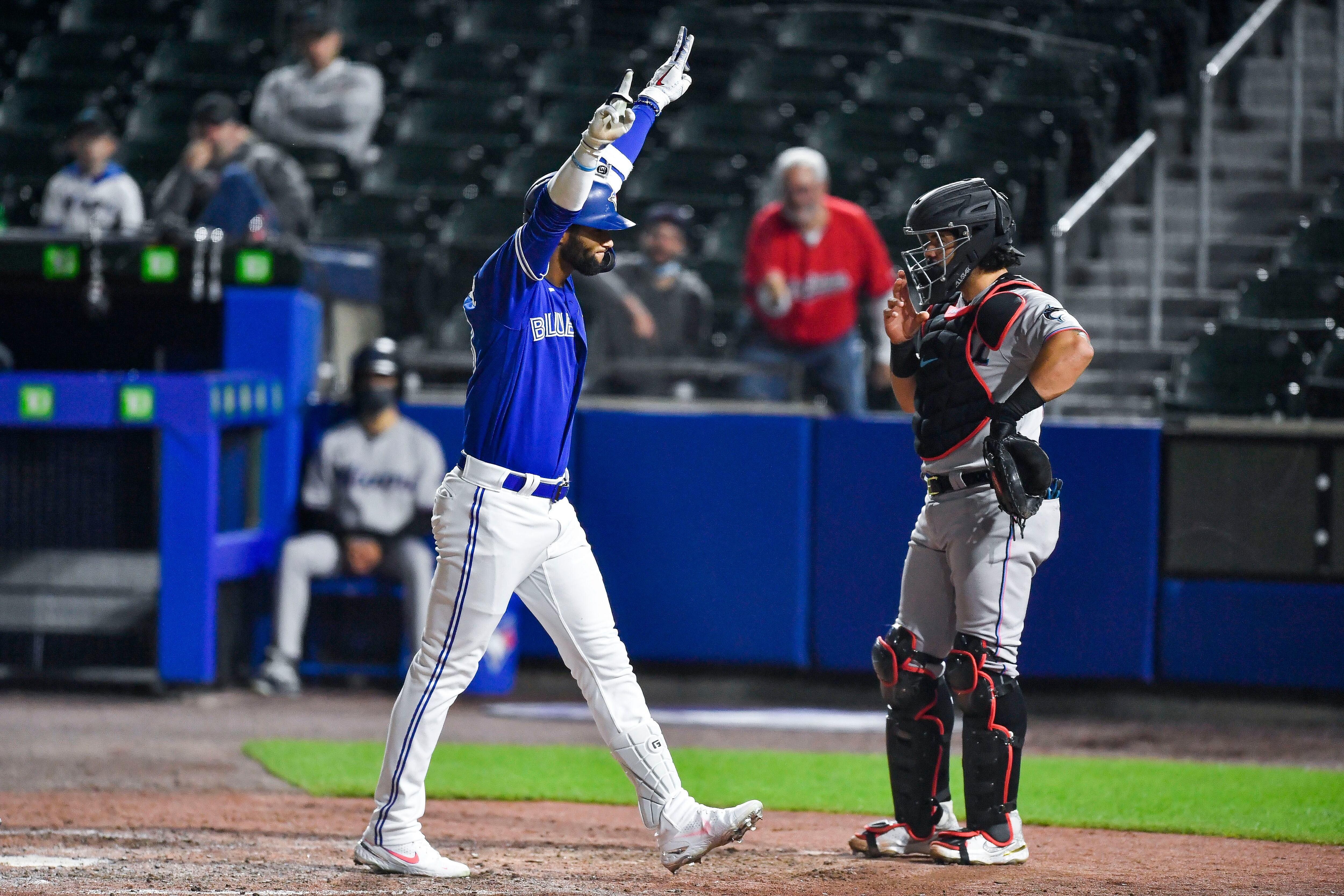 Vladimir Guerrero Jr. makes 2019 debut with triple-A Buffalo Bisons