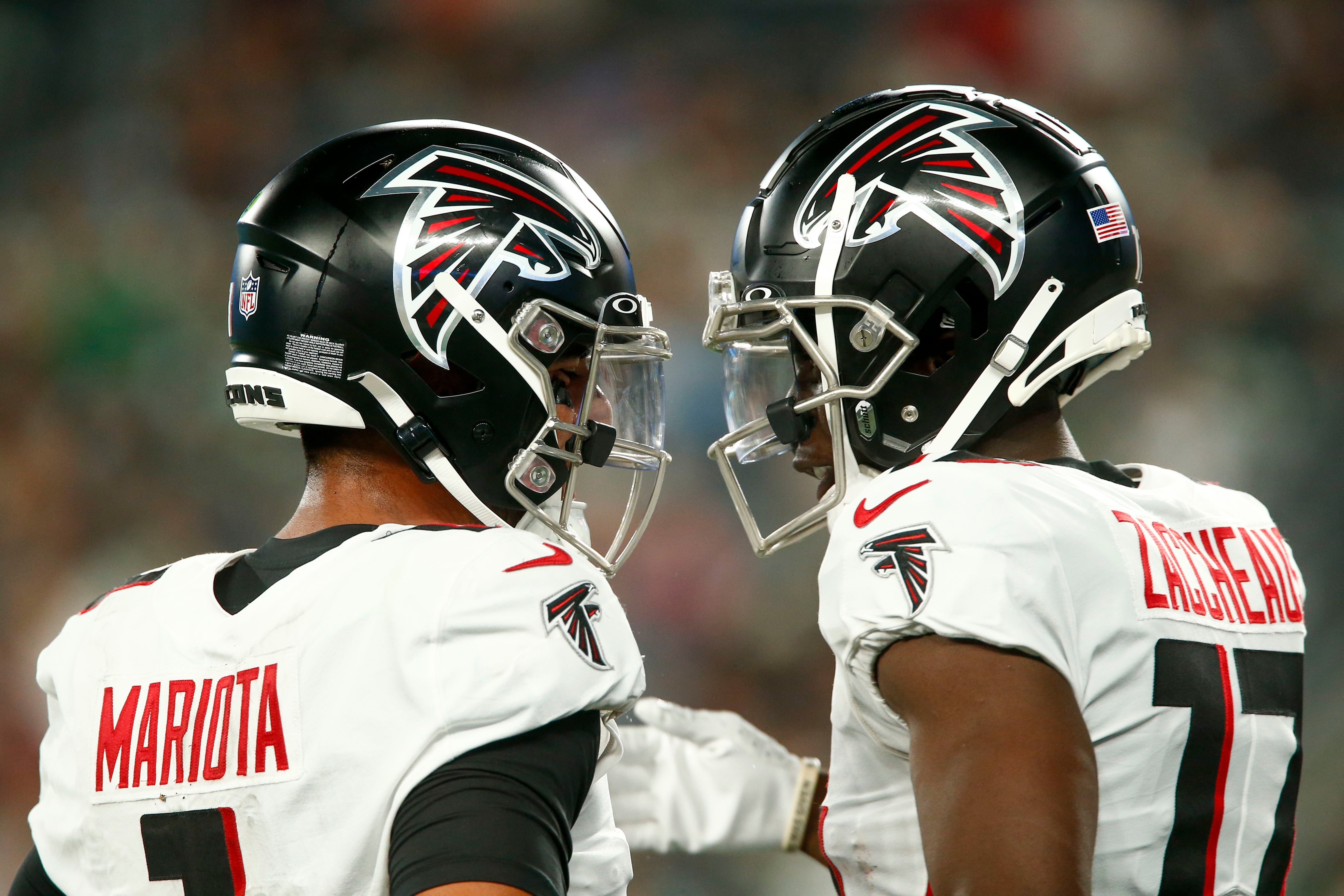 EAST RUTHERFORD, NJ - AUGUST 22: Atlanta Falcons quarterback Desmond Ridder  (4) throws during the National Football League game between the New York  Jets and the Atlanta Falcons on August 22, 2022