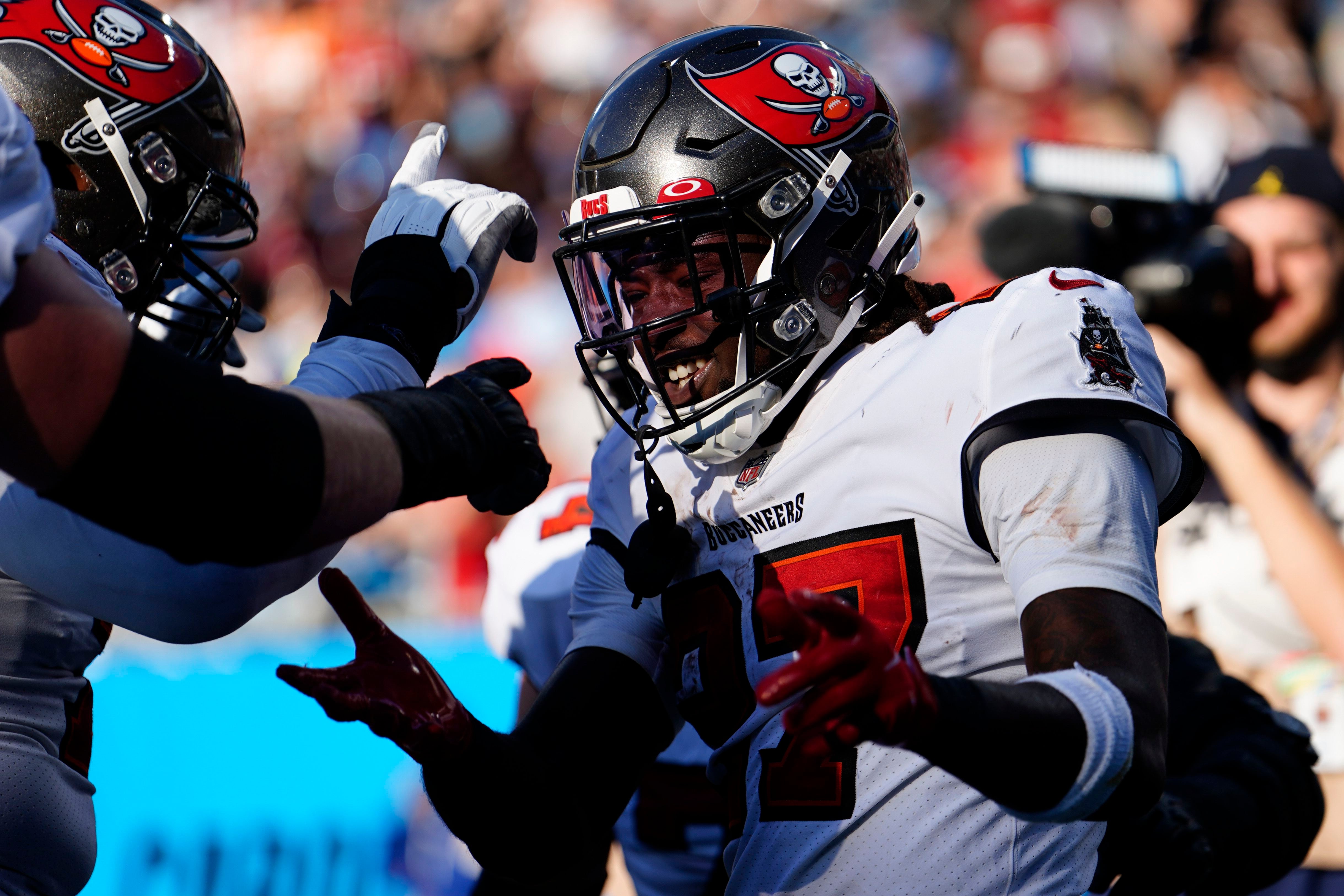 Bucs rout Panthers 32-6 to clinch NFC South title