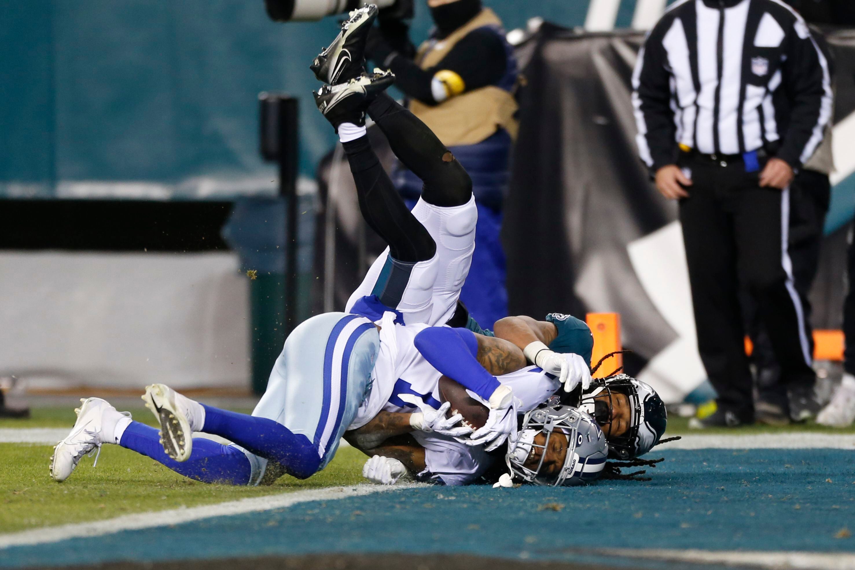 Prescott throws 5 TD passes in Cowboys' romp over Eagles