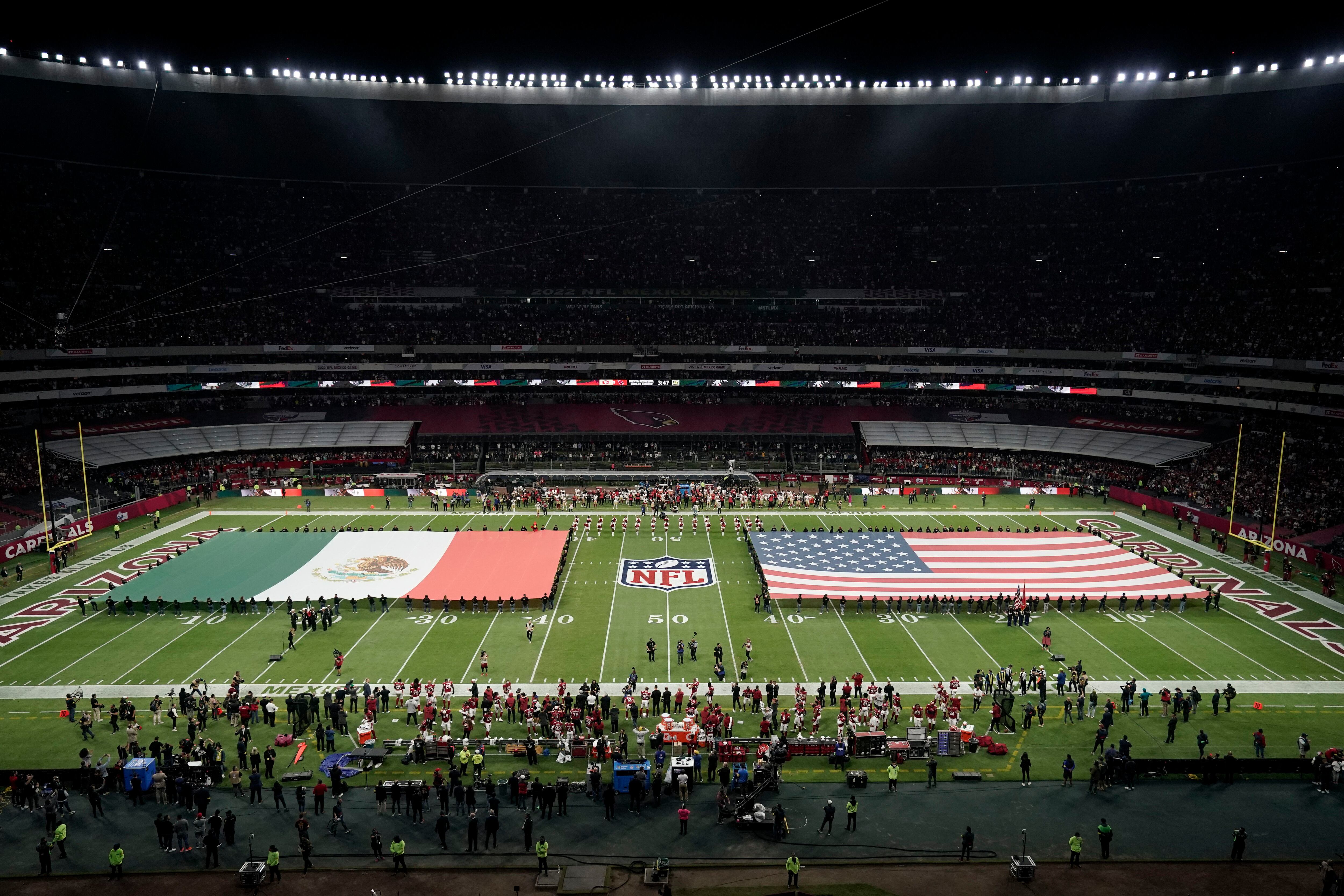 San Francisco 49ers defeat Arizona Cardinals in Mexico City at Aztec Stadium