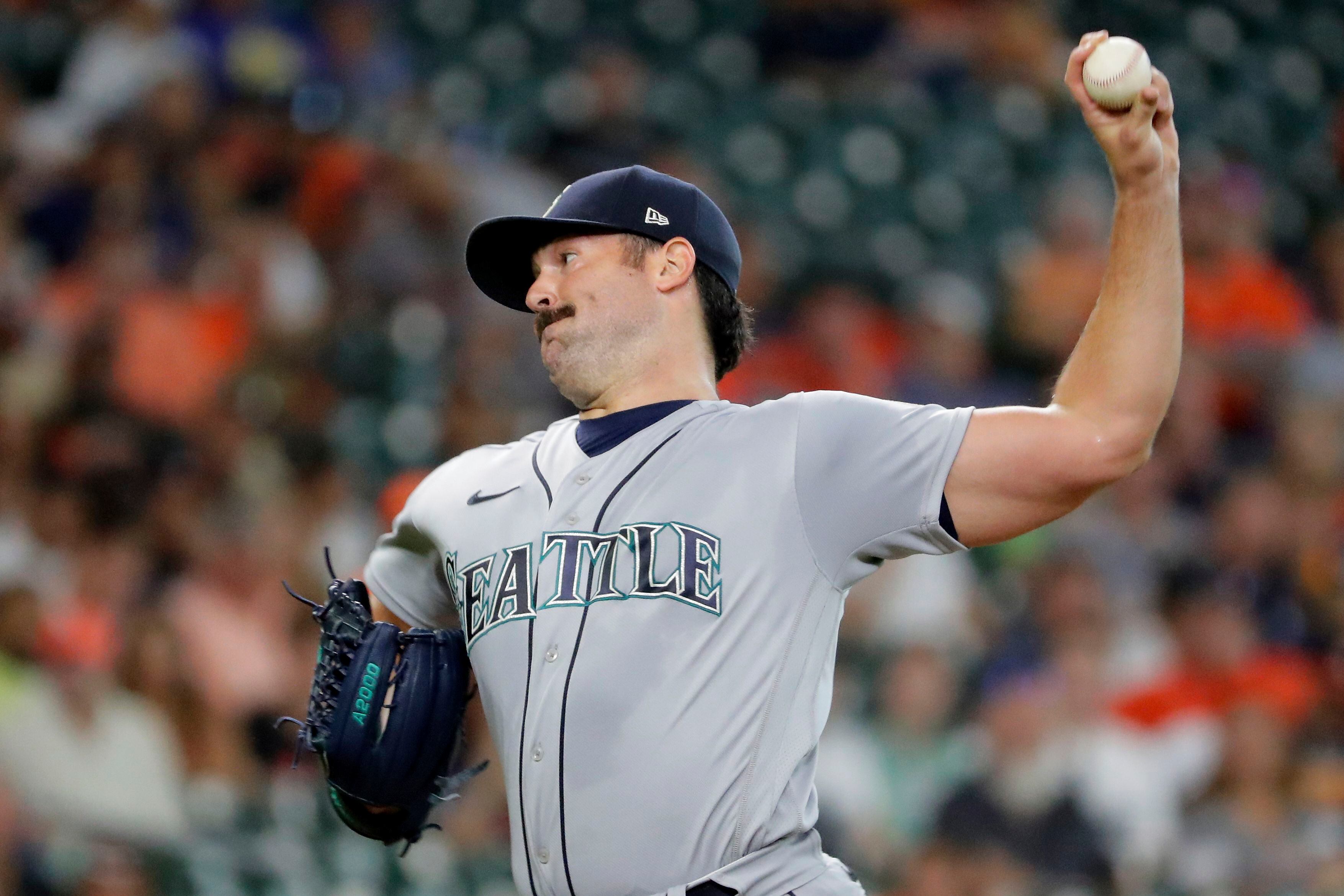 Servais blames unis for Mariners' Sunday struggles