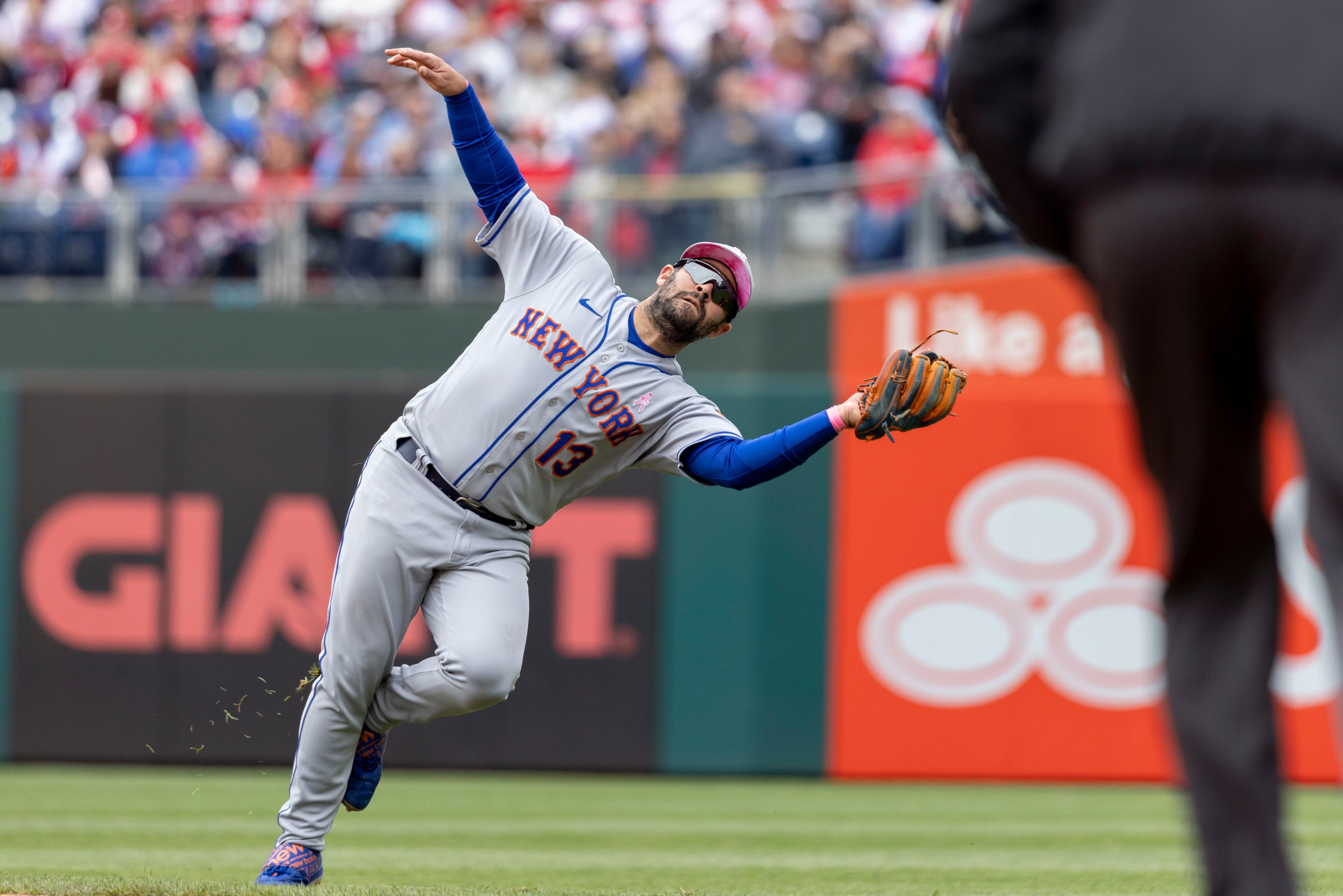 Pete Alonso (2 HRs, 6 RBIs) helps Mets end six-game losing streak