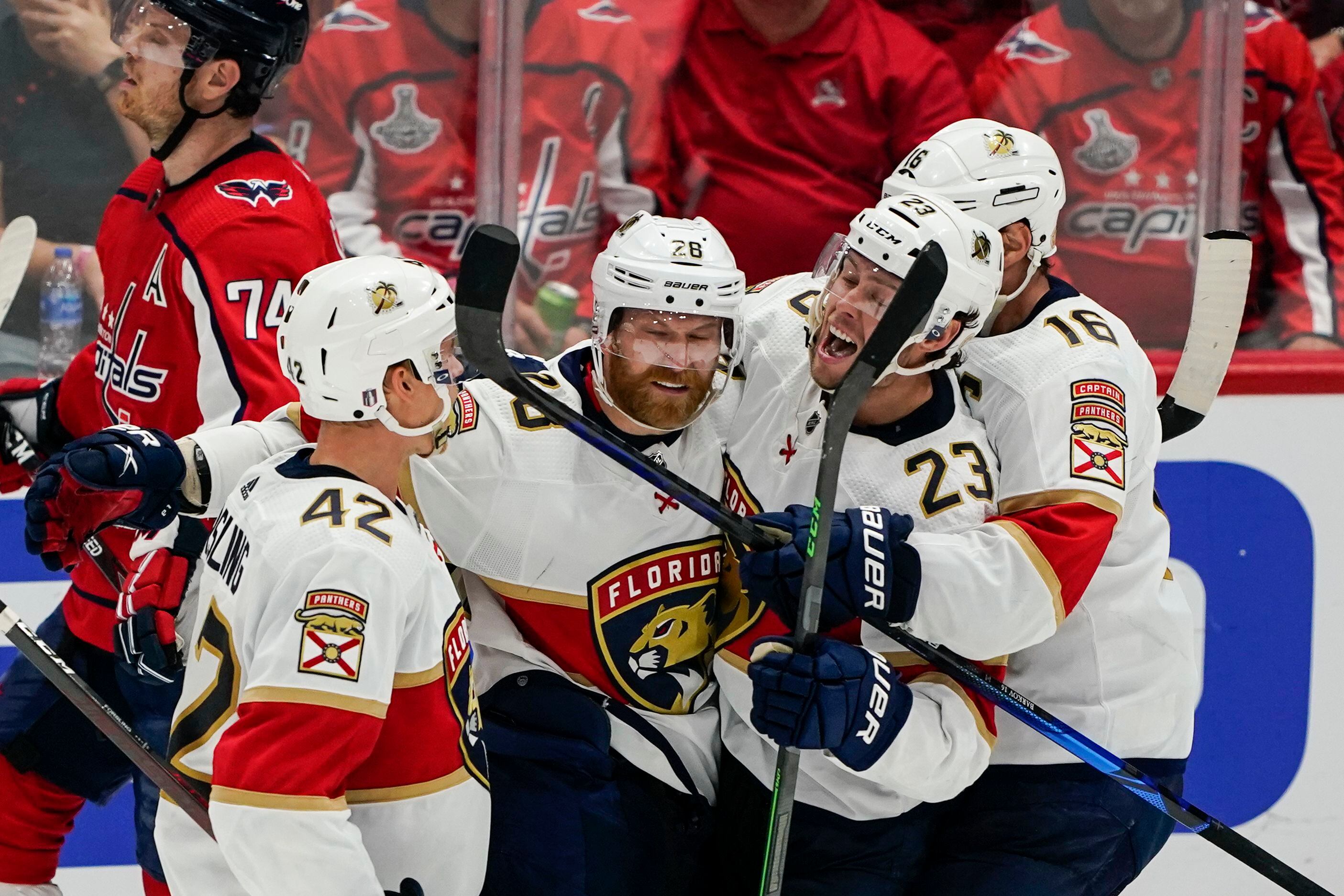 Tampa Bay Lightning meet Florida Panthers in Stanley Cup first round