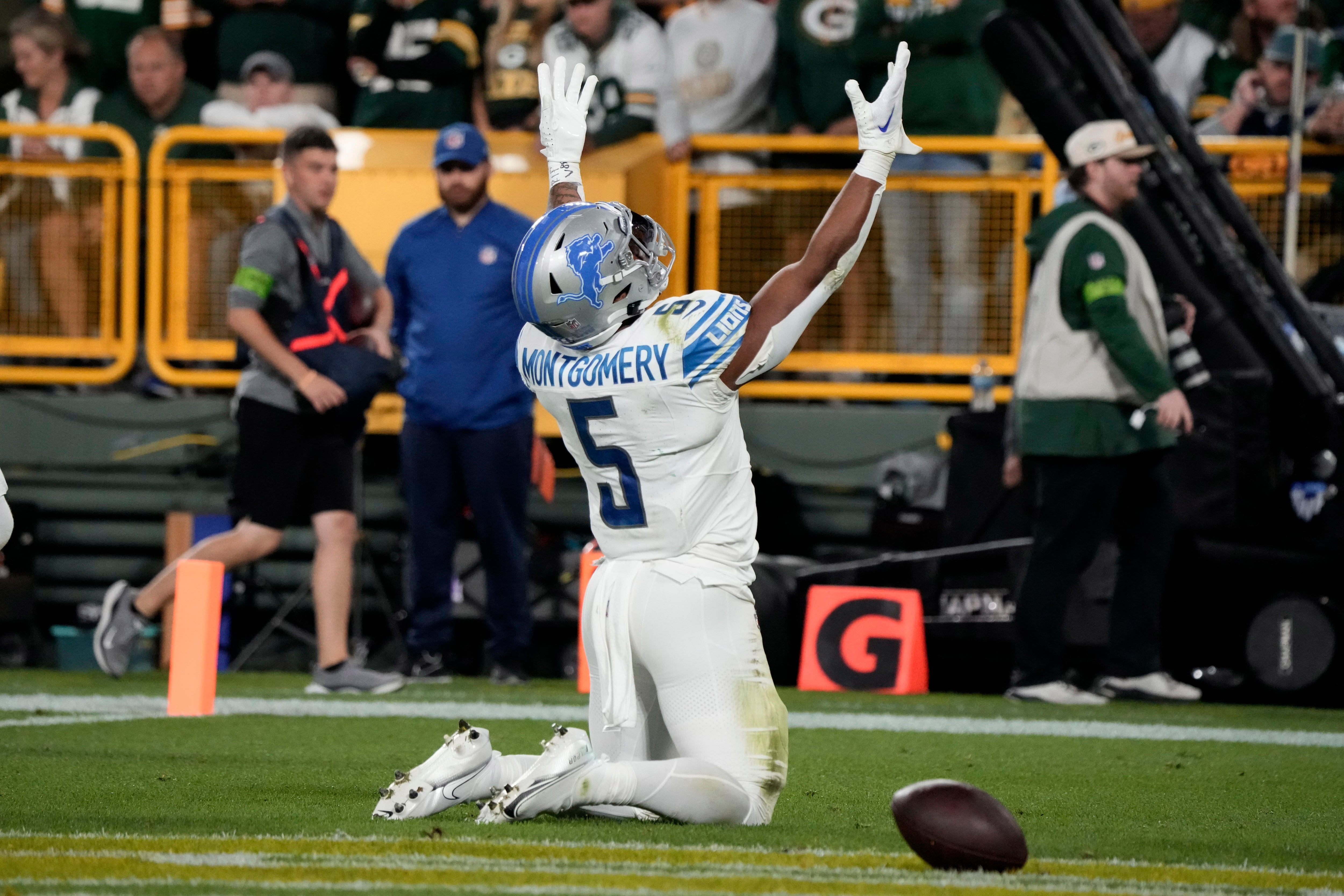 PICKED! Rudy Ford intercepts Jared Goff on opening drive