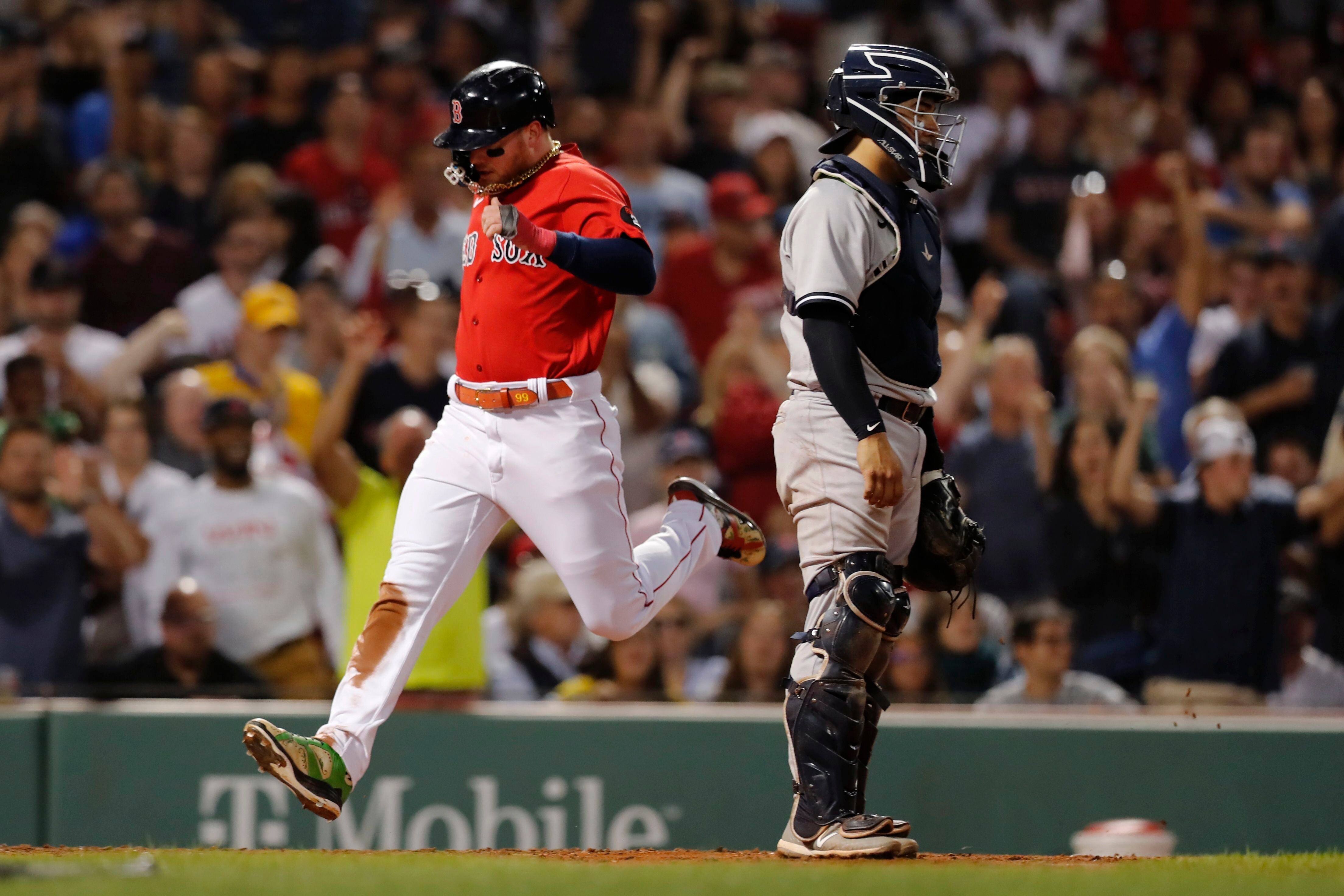 Yankees rally in sixth to hold off Astros – troyrecord
