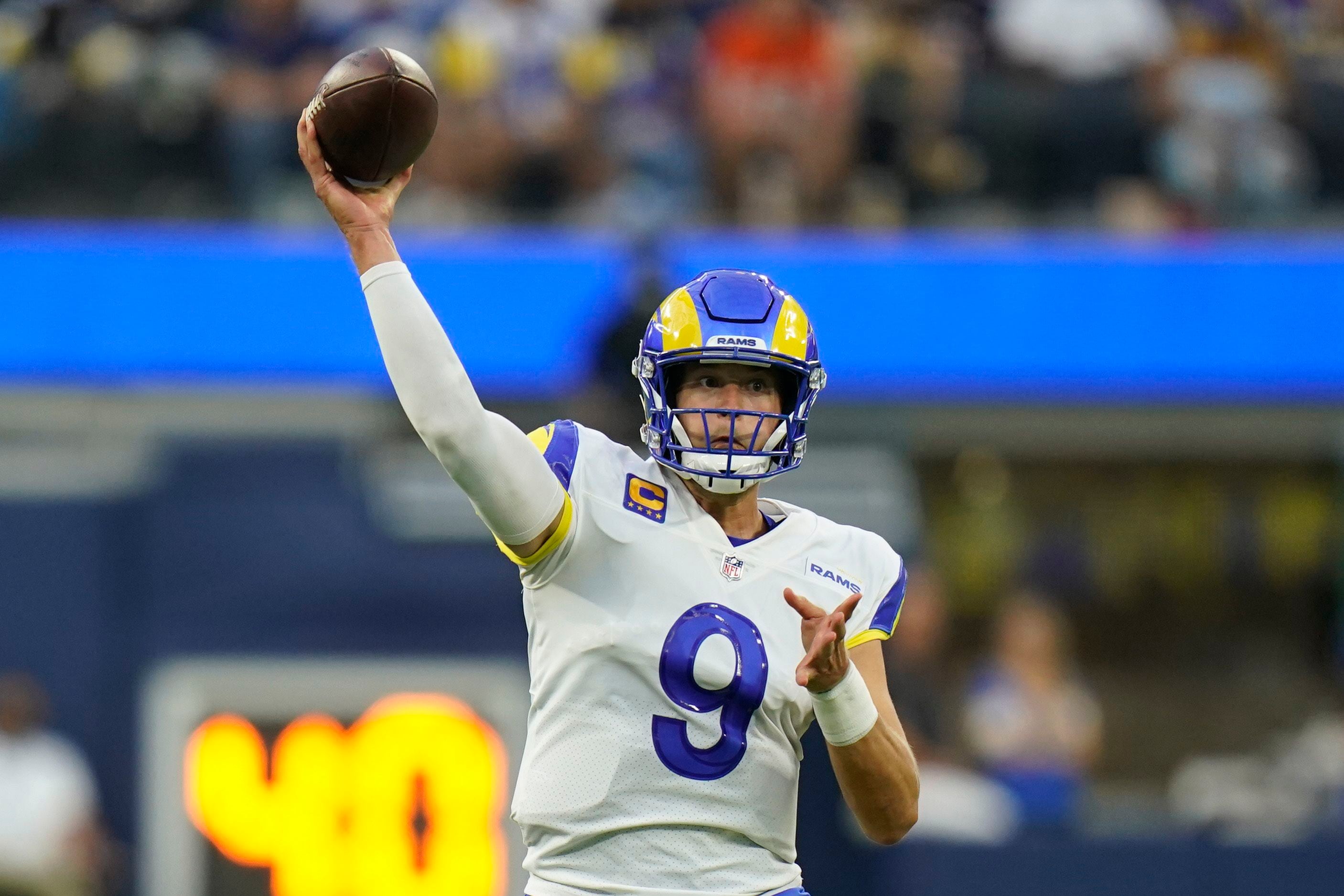 LOOK: Matthew Stafford completes amazing no-look pass on game-winning drive  in Rams Super Bowl 56 victory 