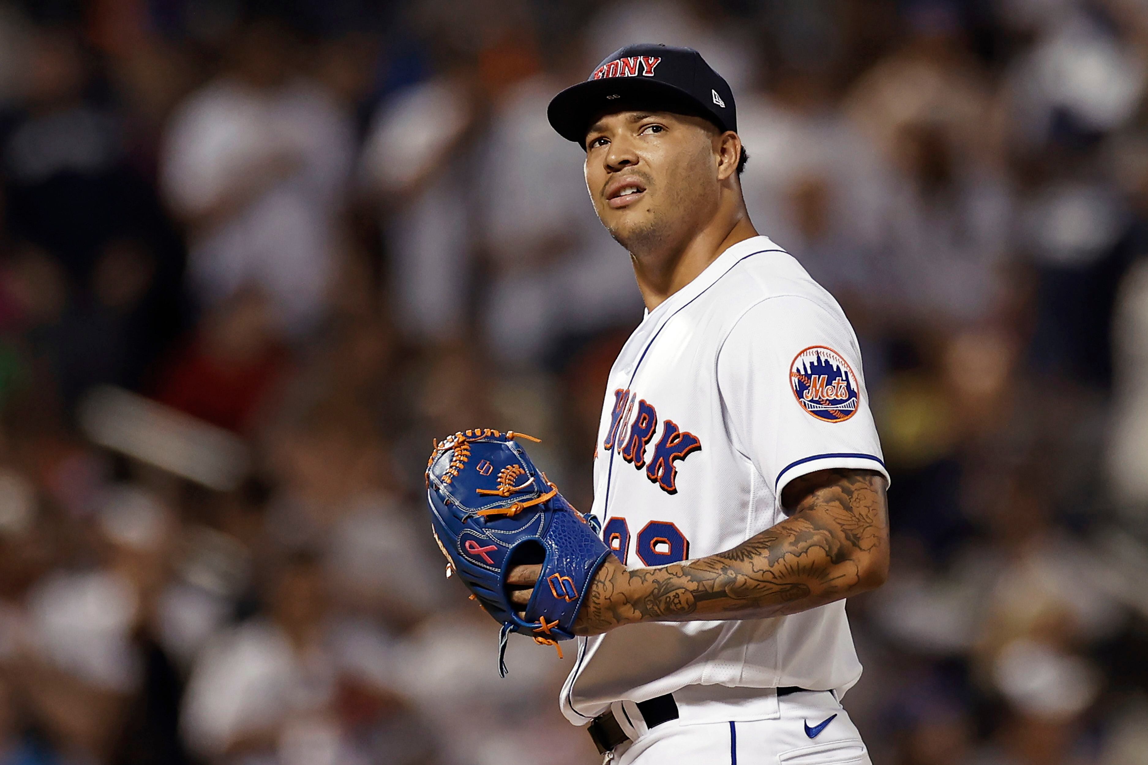 Javier Baez gives Mets fans thumbs down for team getting booed - Sports  Illustrated