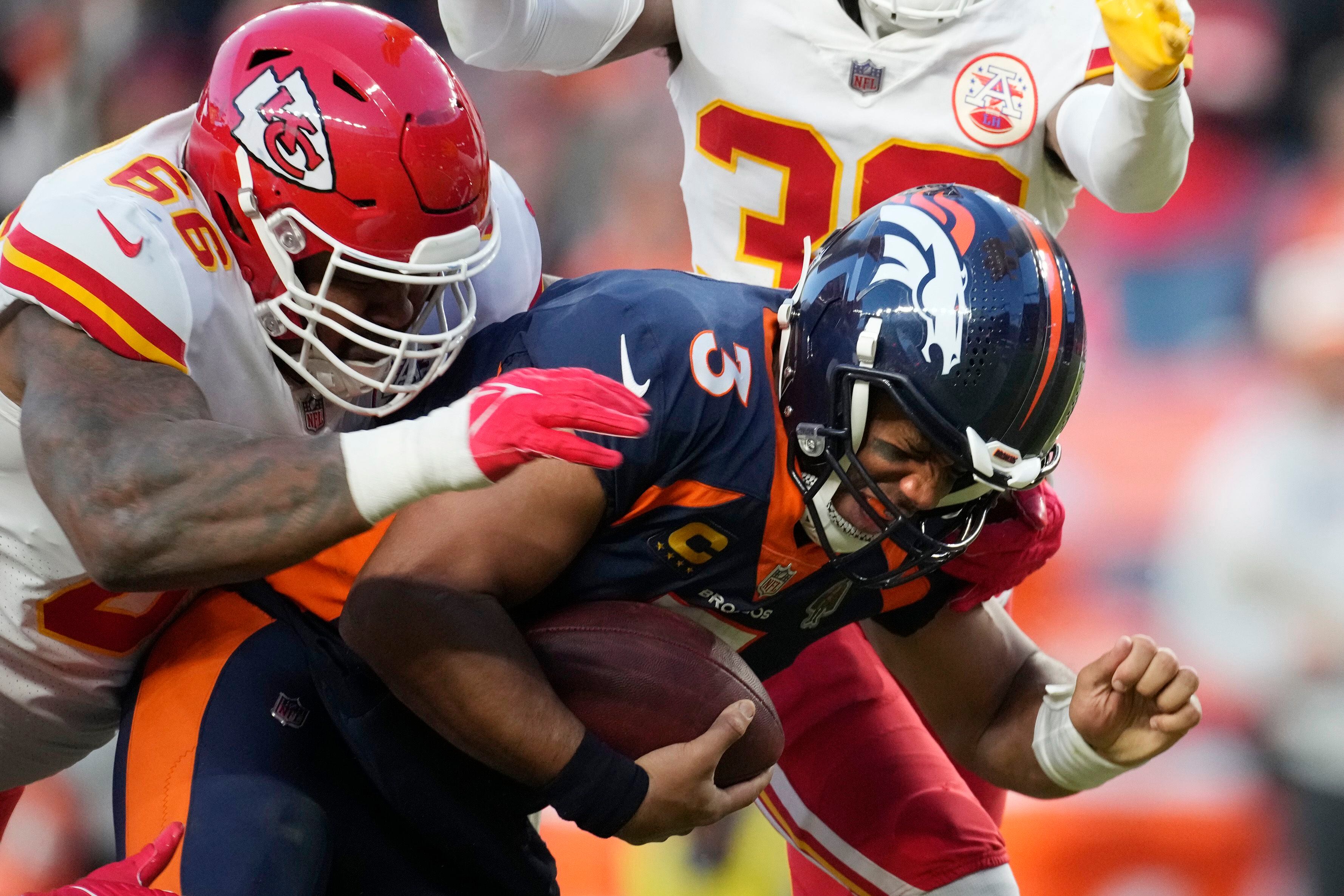 Chiefs jump out to 27-0 lead, hold off Broncos 34-28