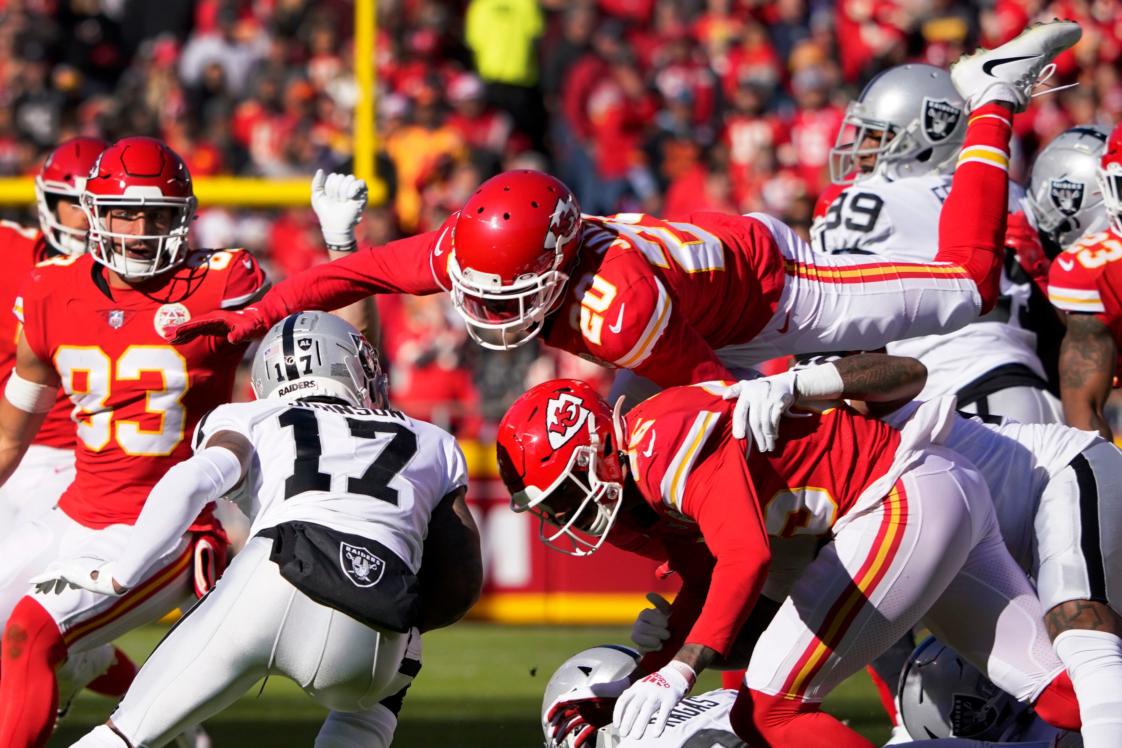 Raiders with 5 turnovers, get crushed by Chiefs 48-9