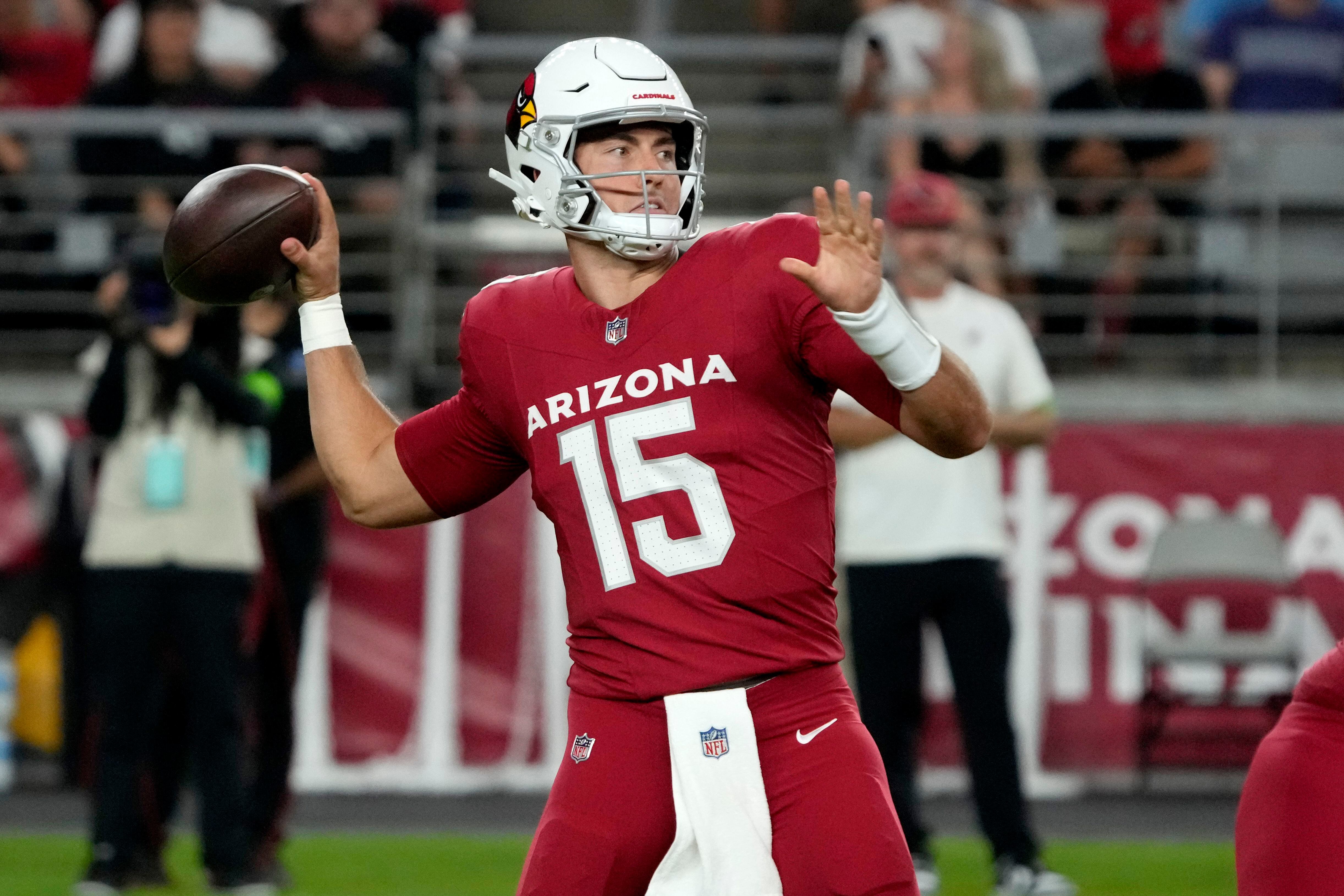 \ud83c\udfc8 Mahomes throws a touchdown pass as Chiefs roll to preseason win over the  Cardinals