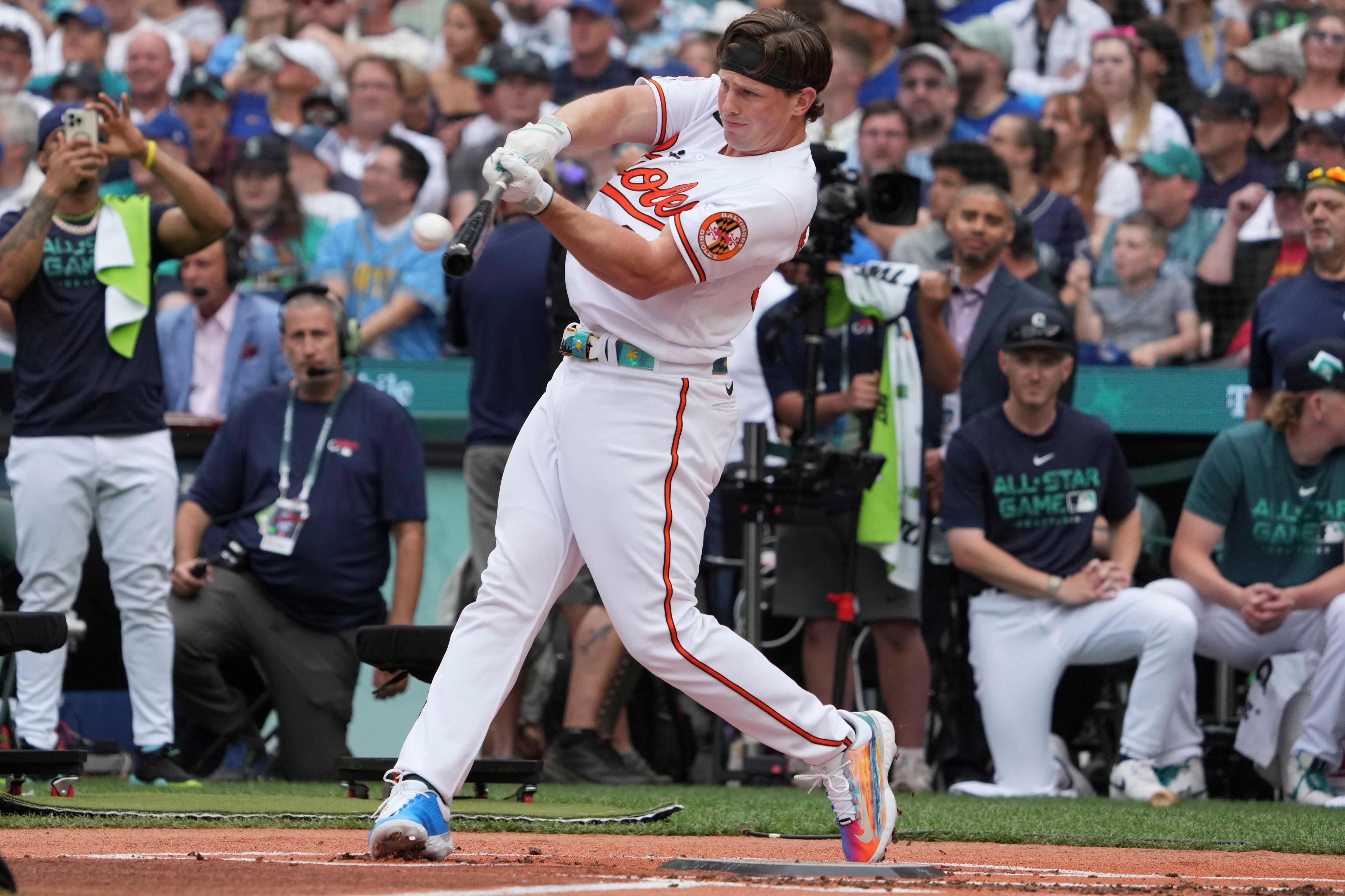 Guerrero tops Rays' Arozarena to join Vladimir Sr. as first father-son Home  Run Derby winners