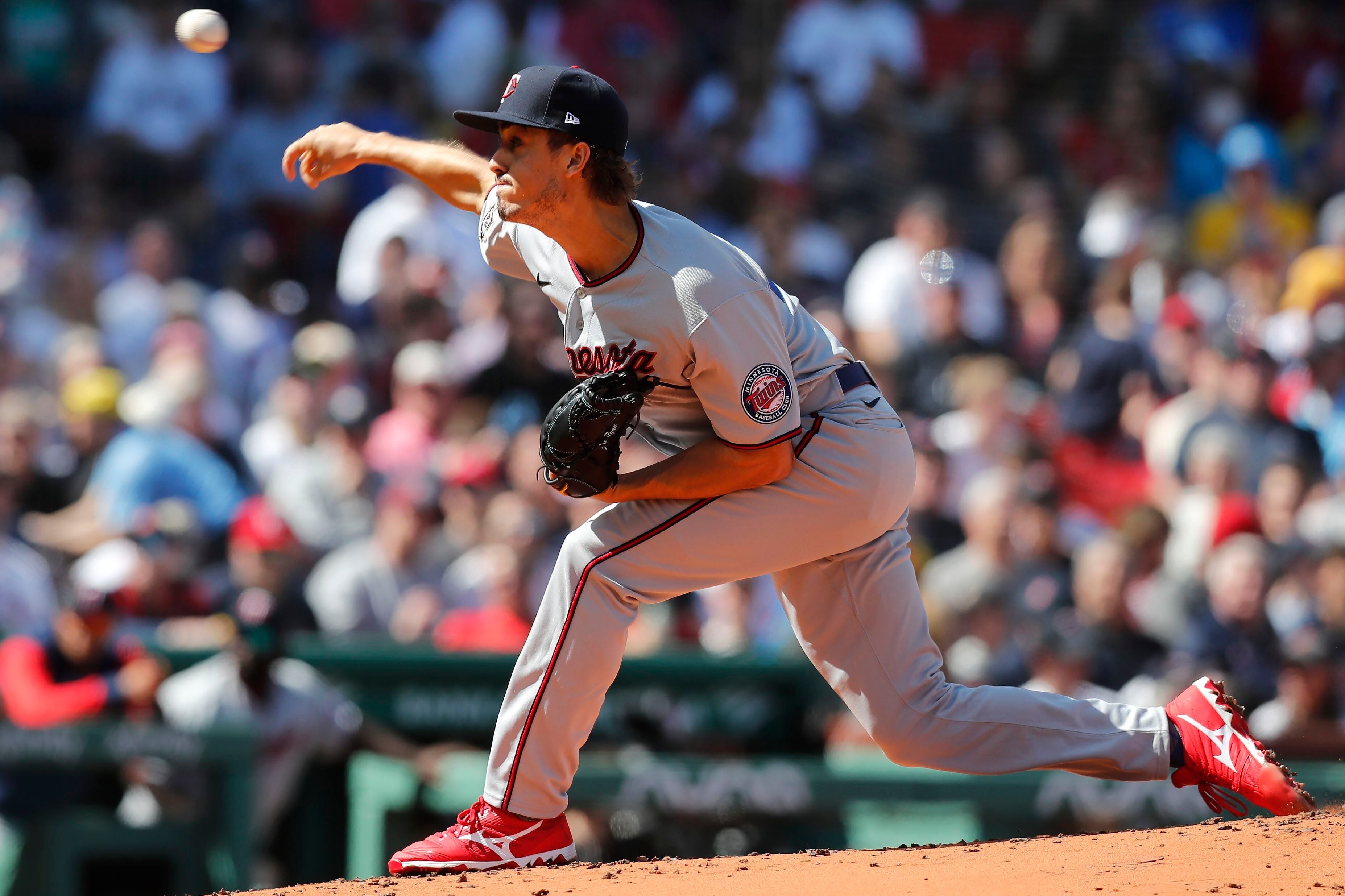 Chris Sale has MRI, throws for the first time since injury