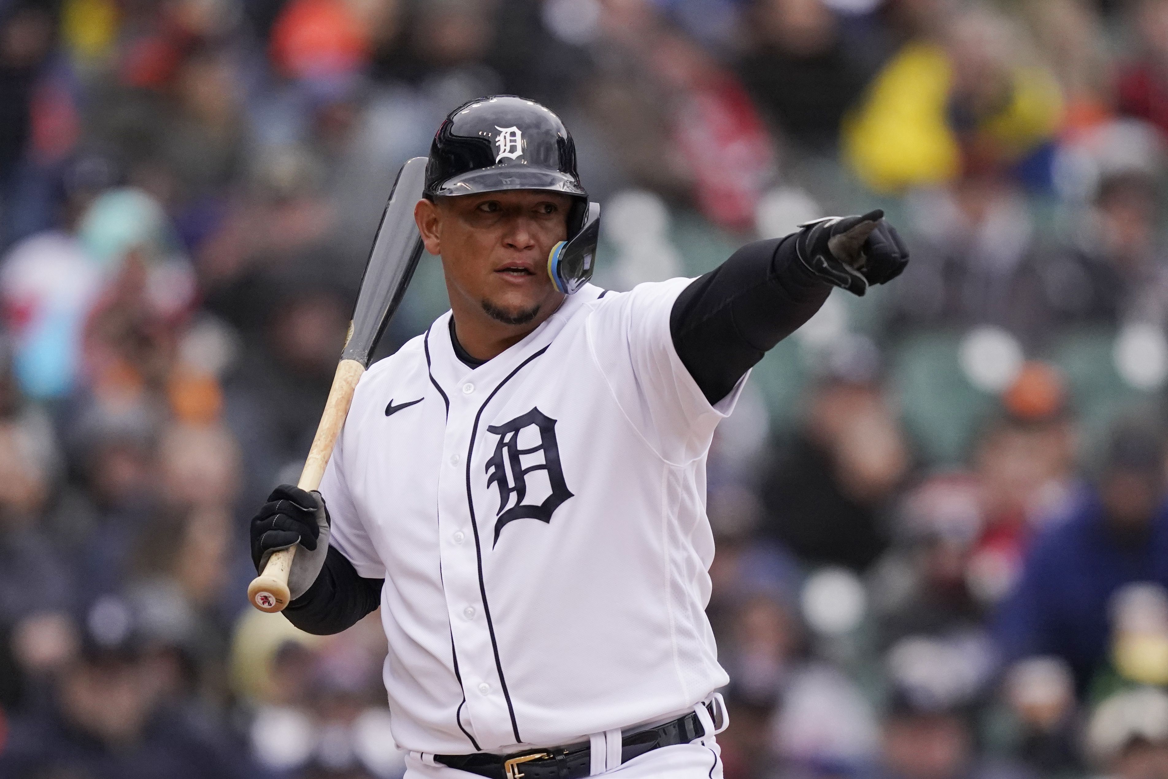History on hold: Cabrera's chase for 3,000th hit washed out - The