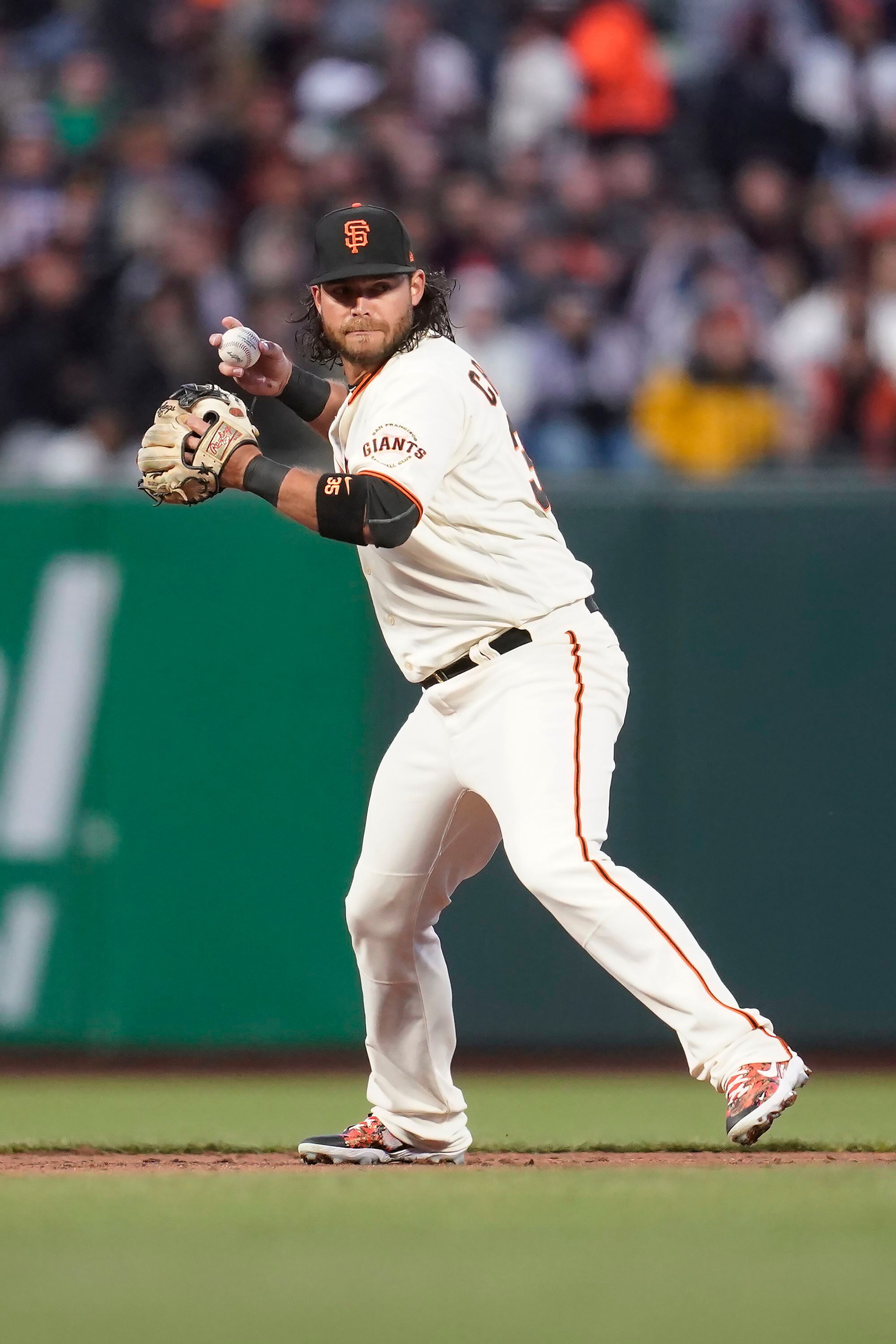 Giants' Mauricio Dubon gets first big-league hit in loss to Padres