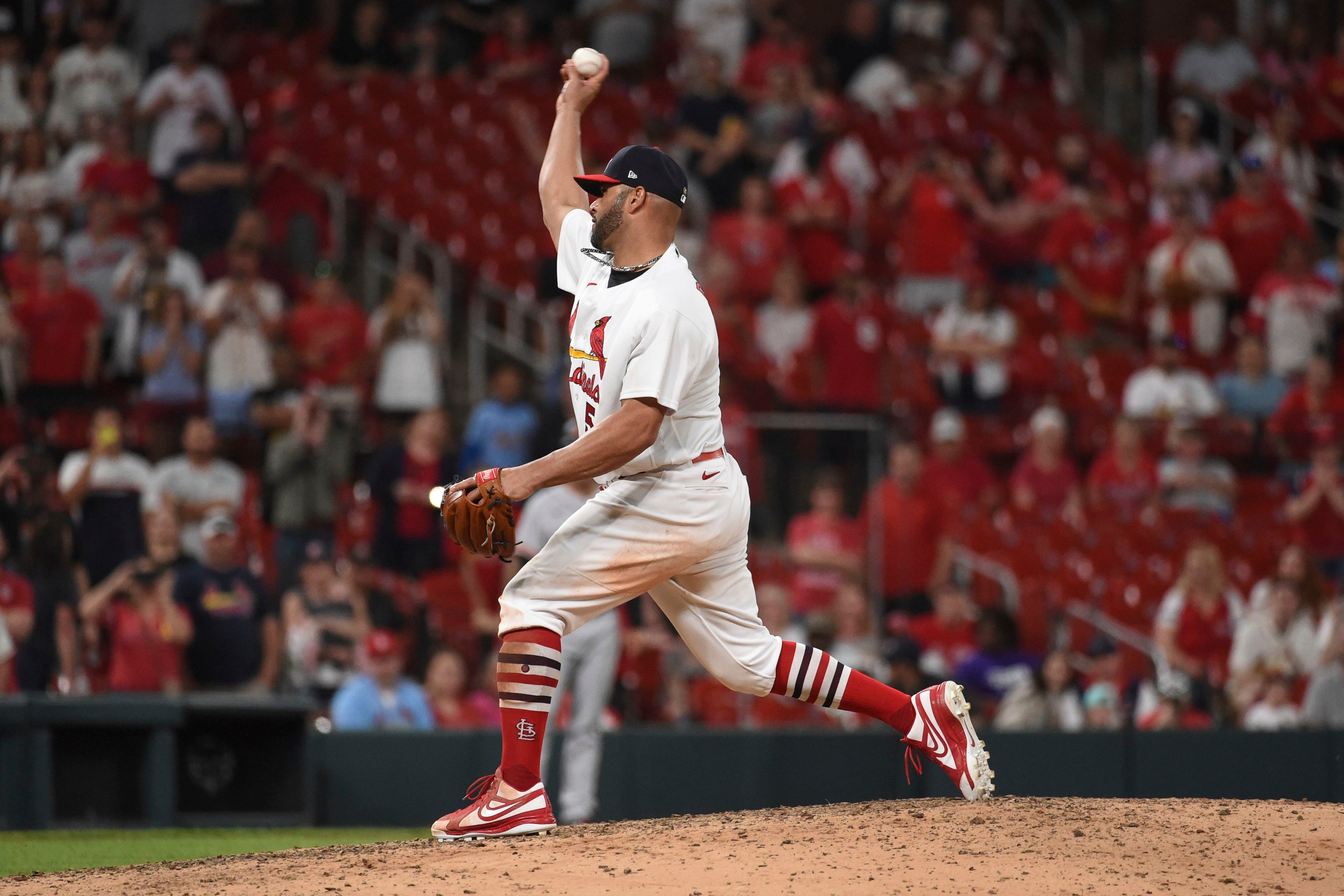 Wainwright strikes out in cameo to end career as Cardinals beat