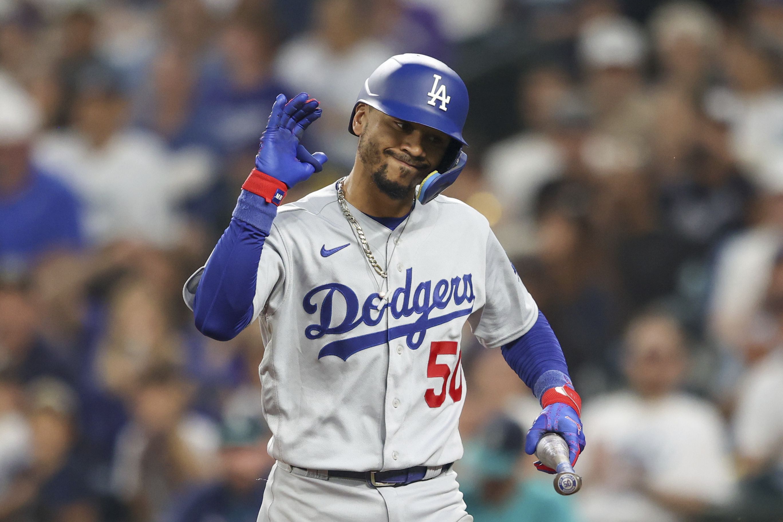 Dodgers top Mariners 6-2 in extras, clinch second straight NL West title -  CBS Los Angeles