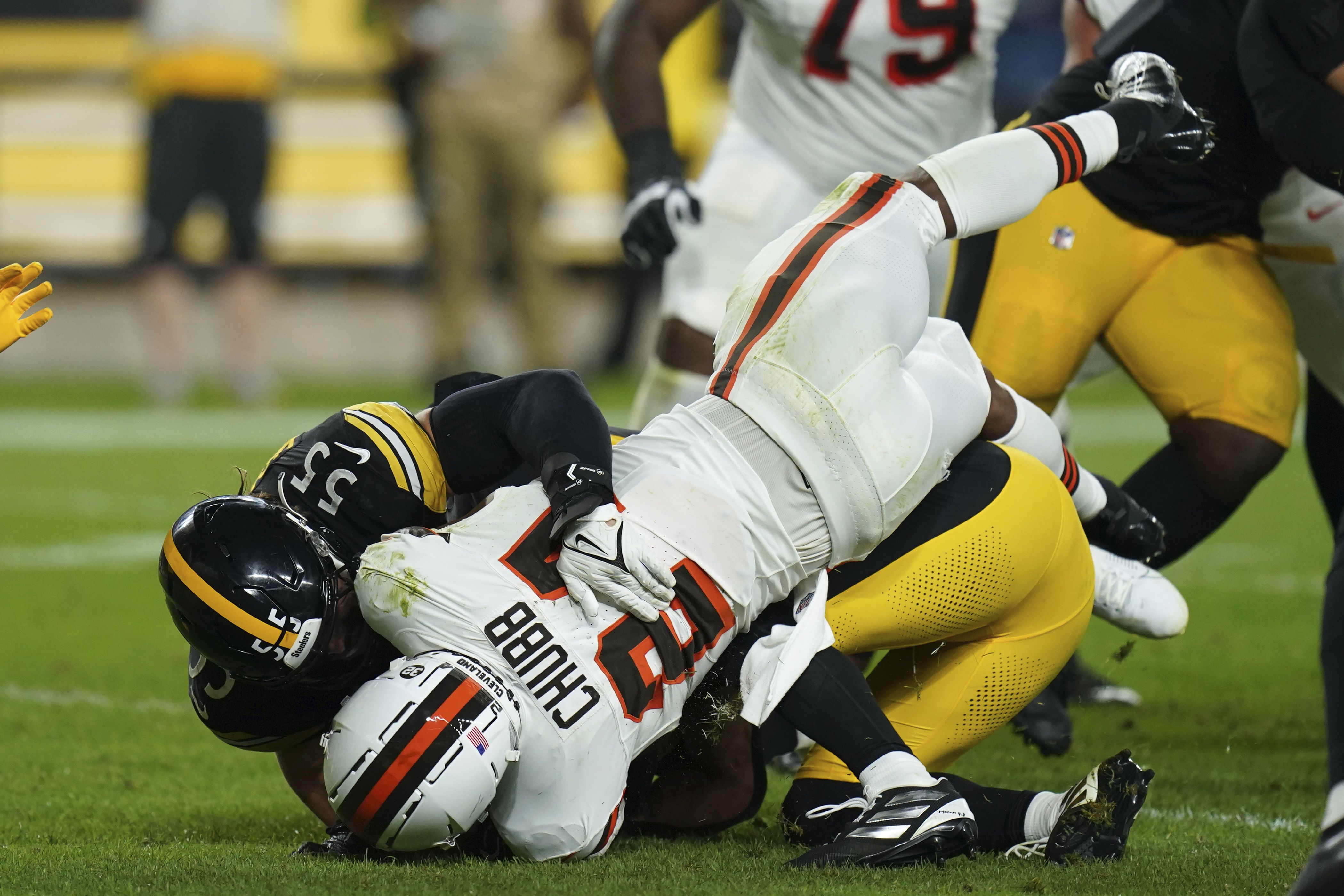 Browns star RB Nick Chubb undergoes knee surgery, will need 2nd operation  to repair torn ligament