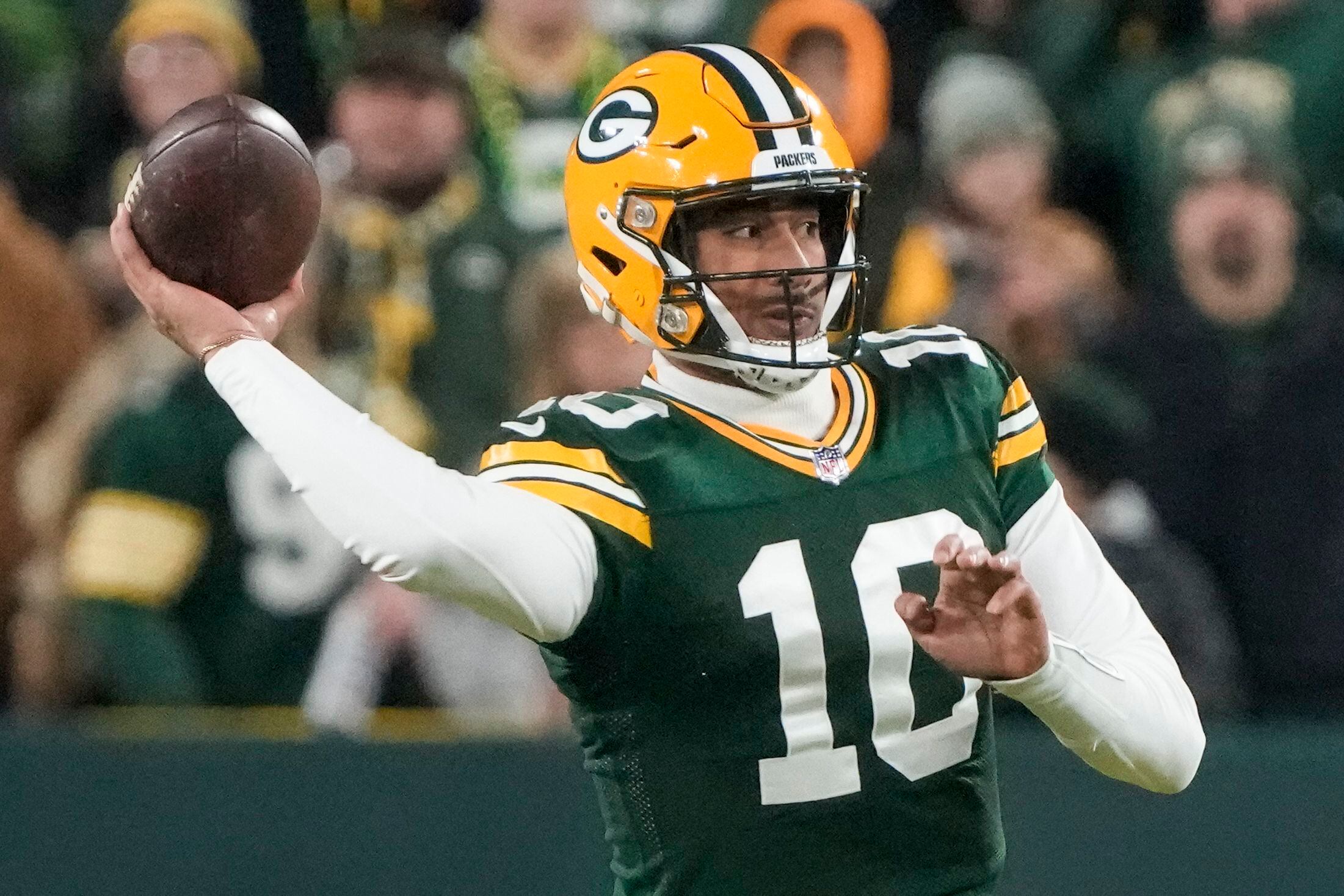 Aaron Rodgers: Veteran quarterback signs contract extension with Green Bay  Packers, NFL News