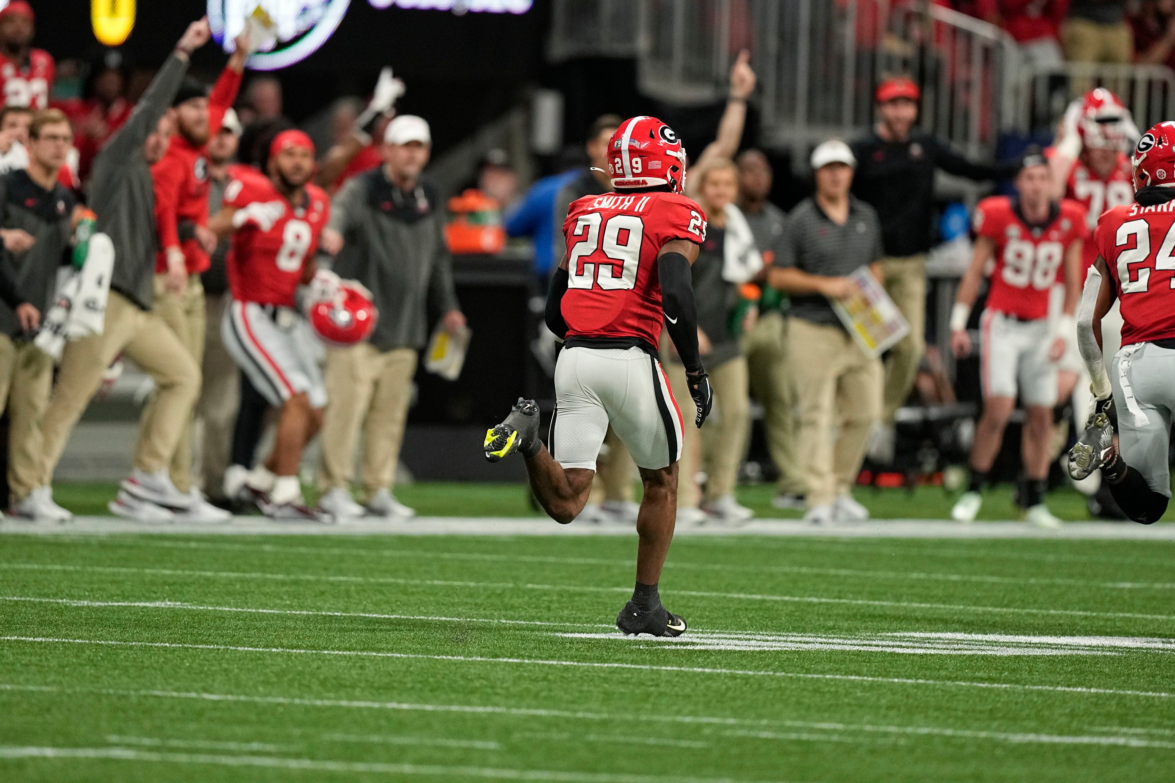 Georgia's Brock Bowers makes incredible 73-yard TD catch after multiple  deflections