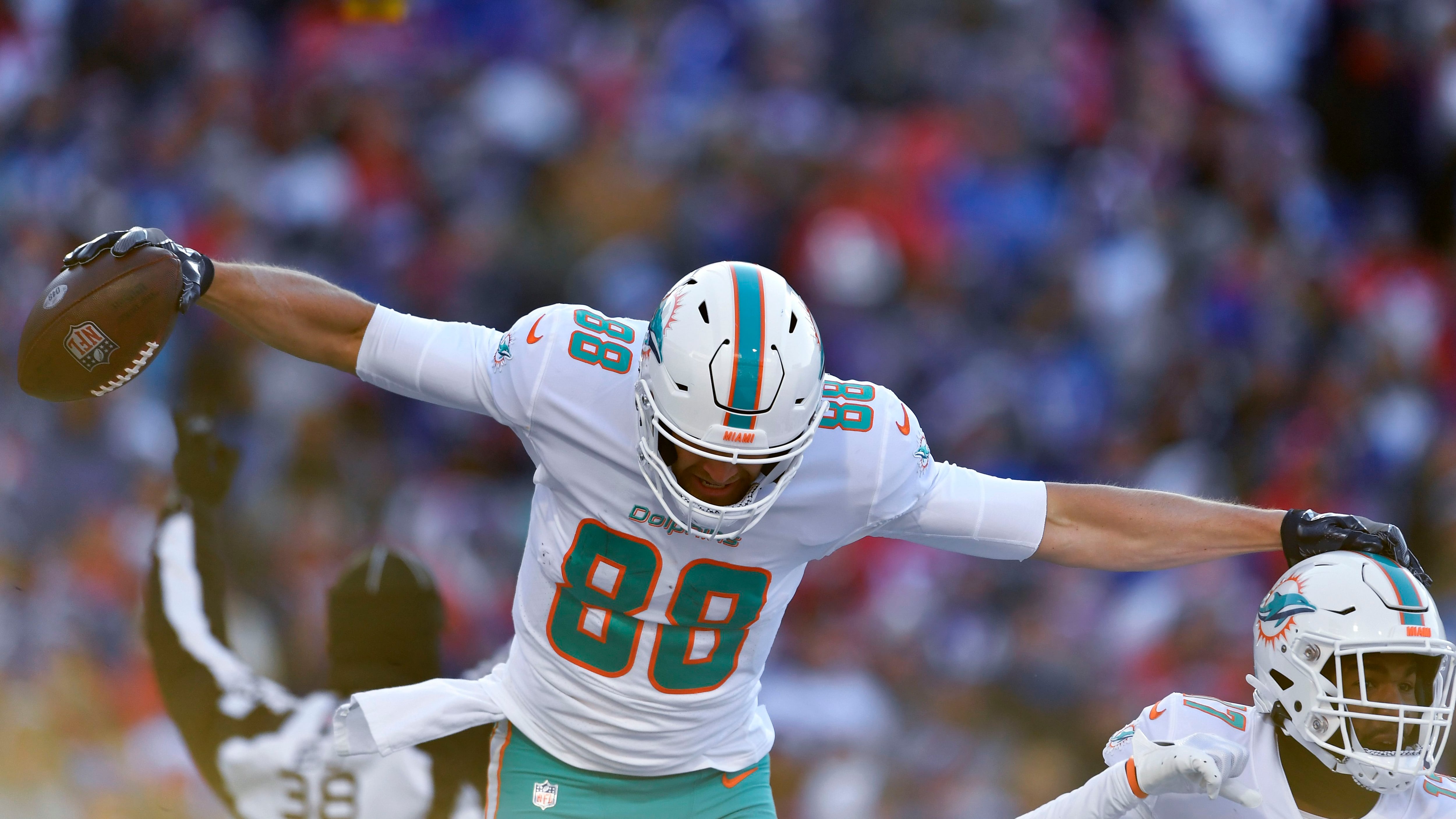 Bills hang on for 34-31 AFC Wild Card win over Dolphins