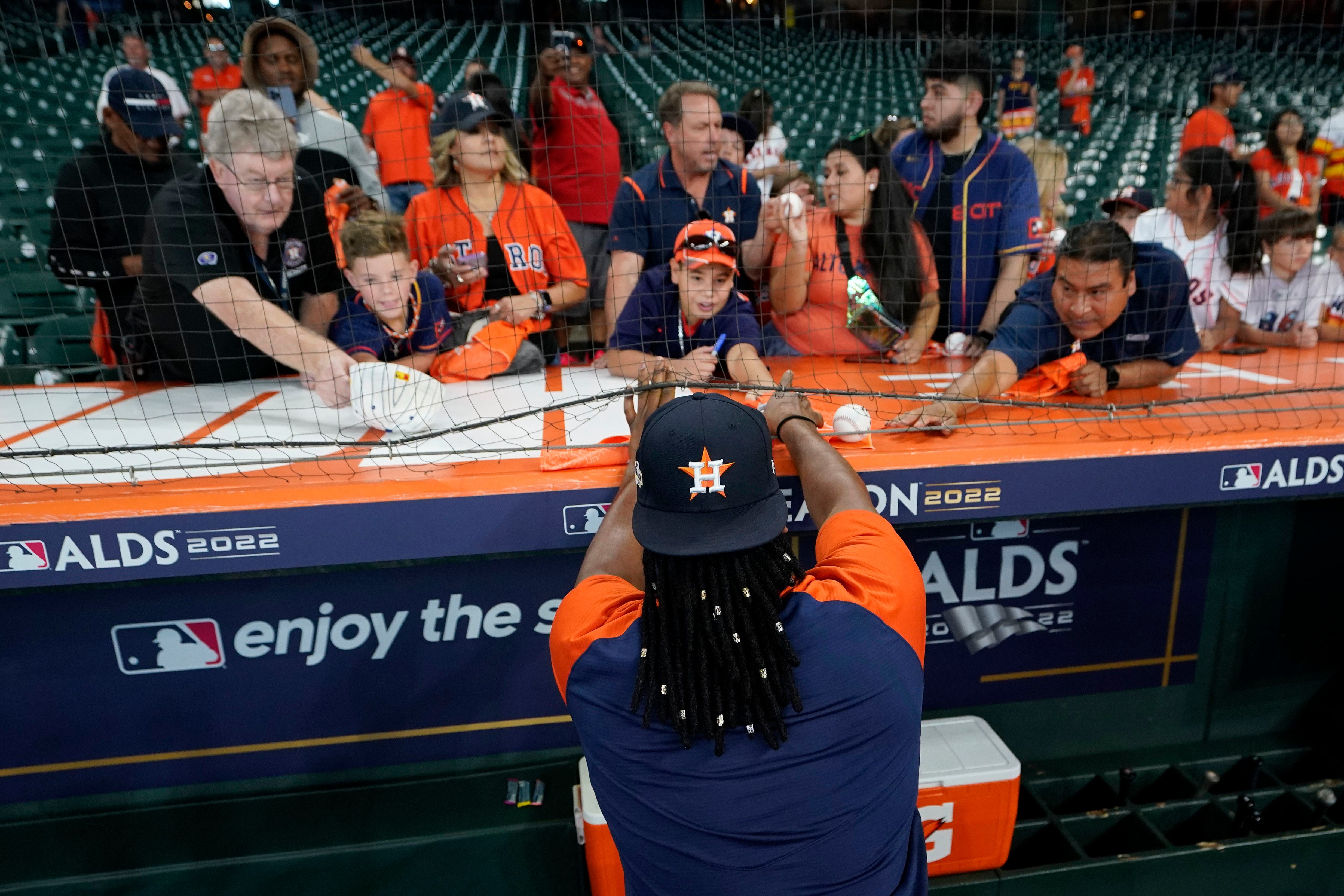 Astros starters rock hair extensions for postseason 'dos 