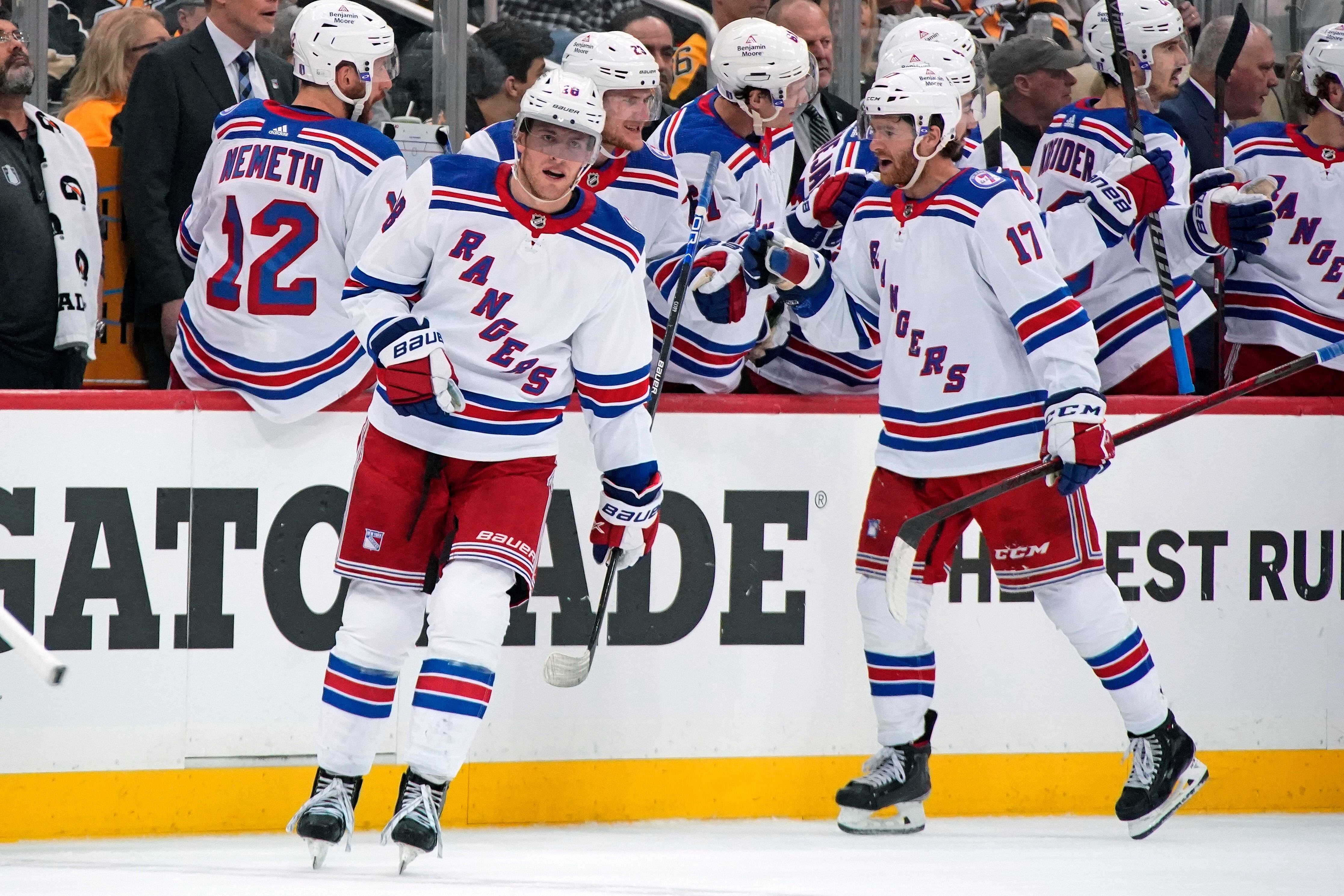 Kaapo Kakko delivered a jersey to a Rangers fan who couldn't get