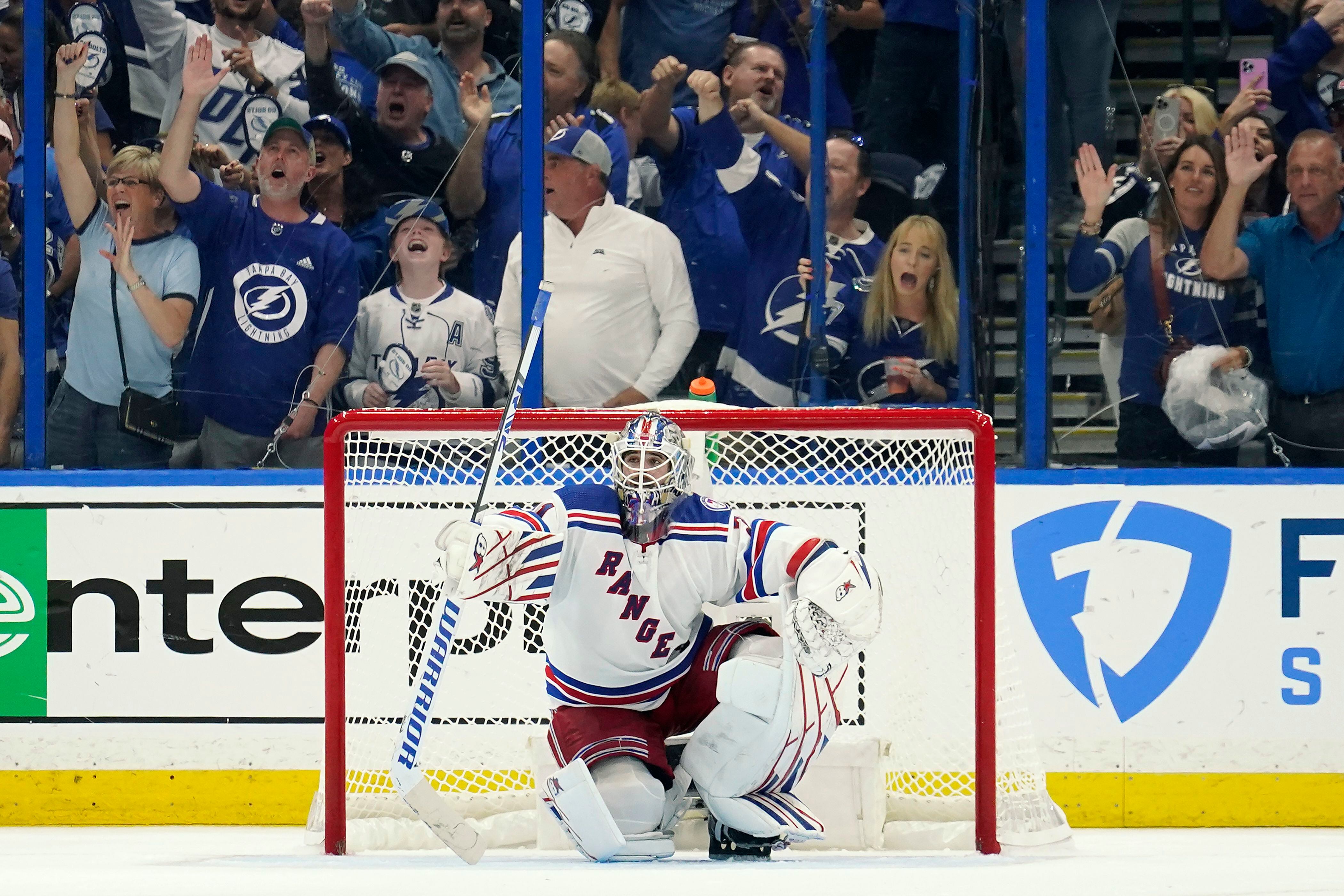 Tampa Bay Lightning F Ondrej Palat leaves game with Upper-Body Injury