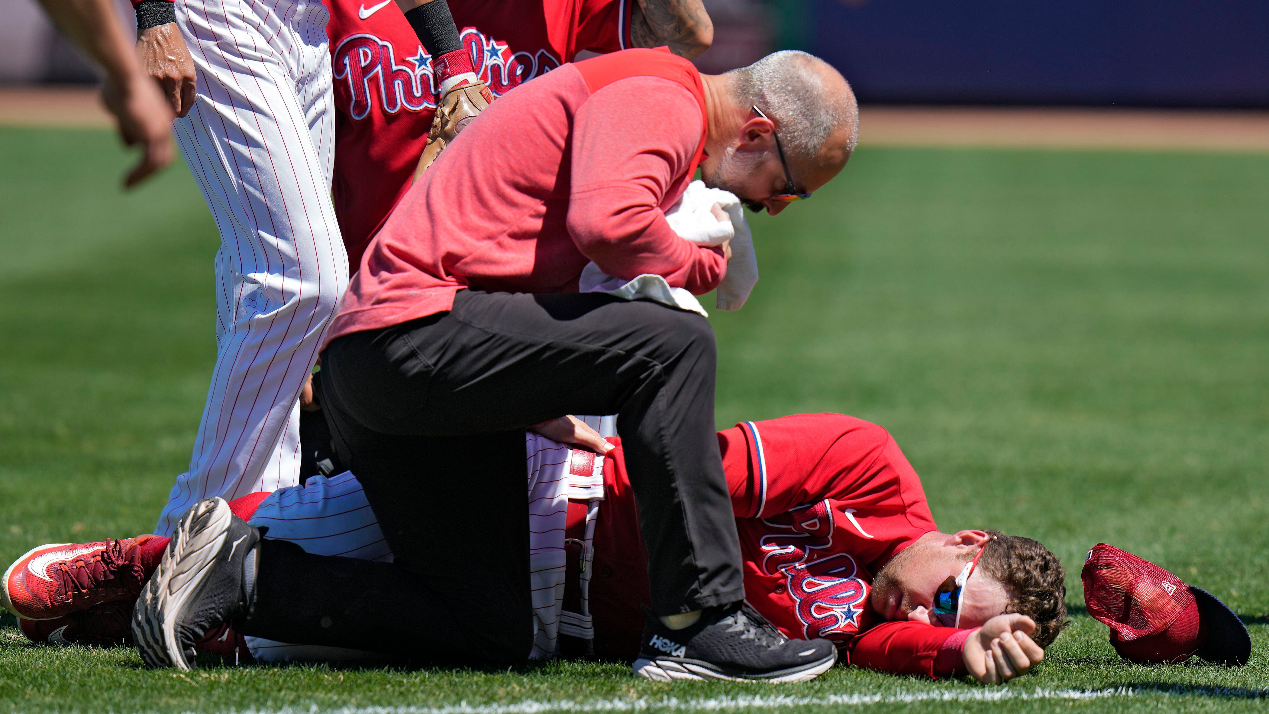 Rhys Hoskins Carted Off with Non-Contact Knee Injury - The Good Phight