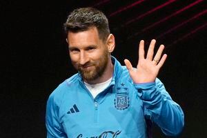 Lionel Messi picks MLS's Inter Miami in a move that stuns soccer