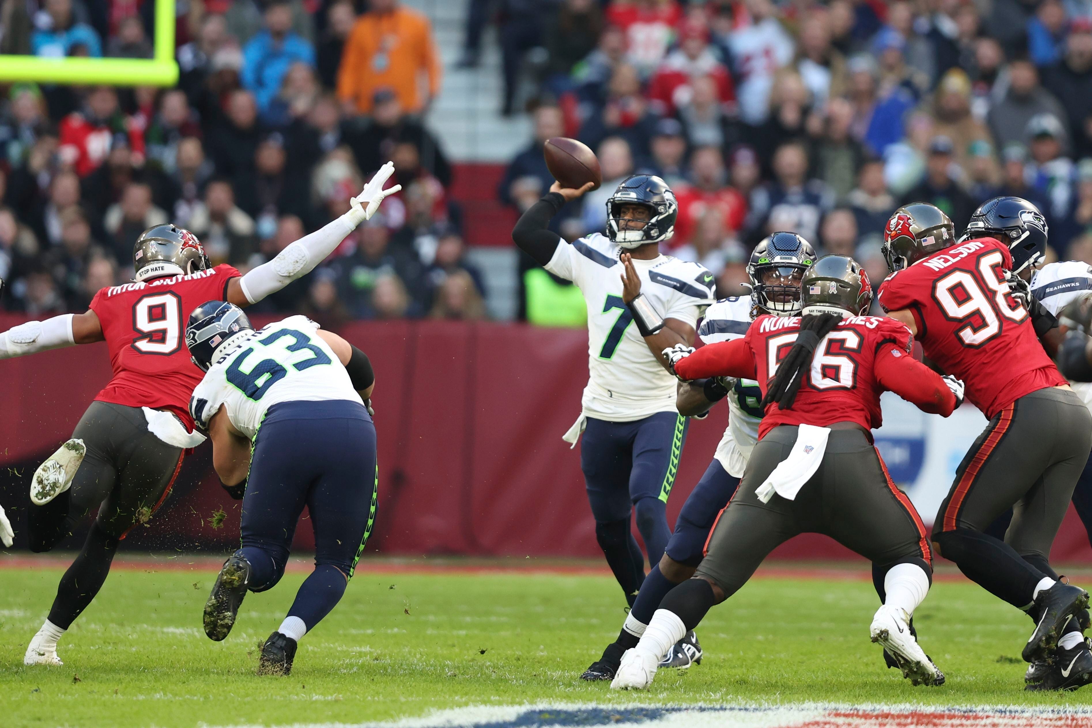 Brady, Bucs beat Seahawks 21-16 in historic Germany game - The Columbian