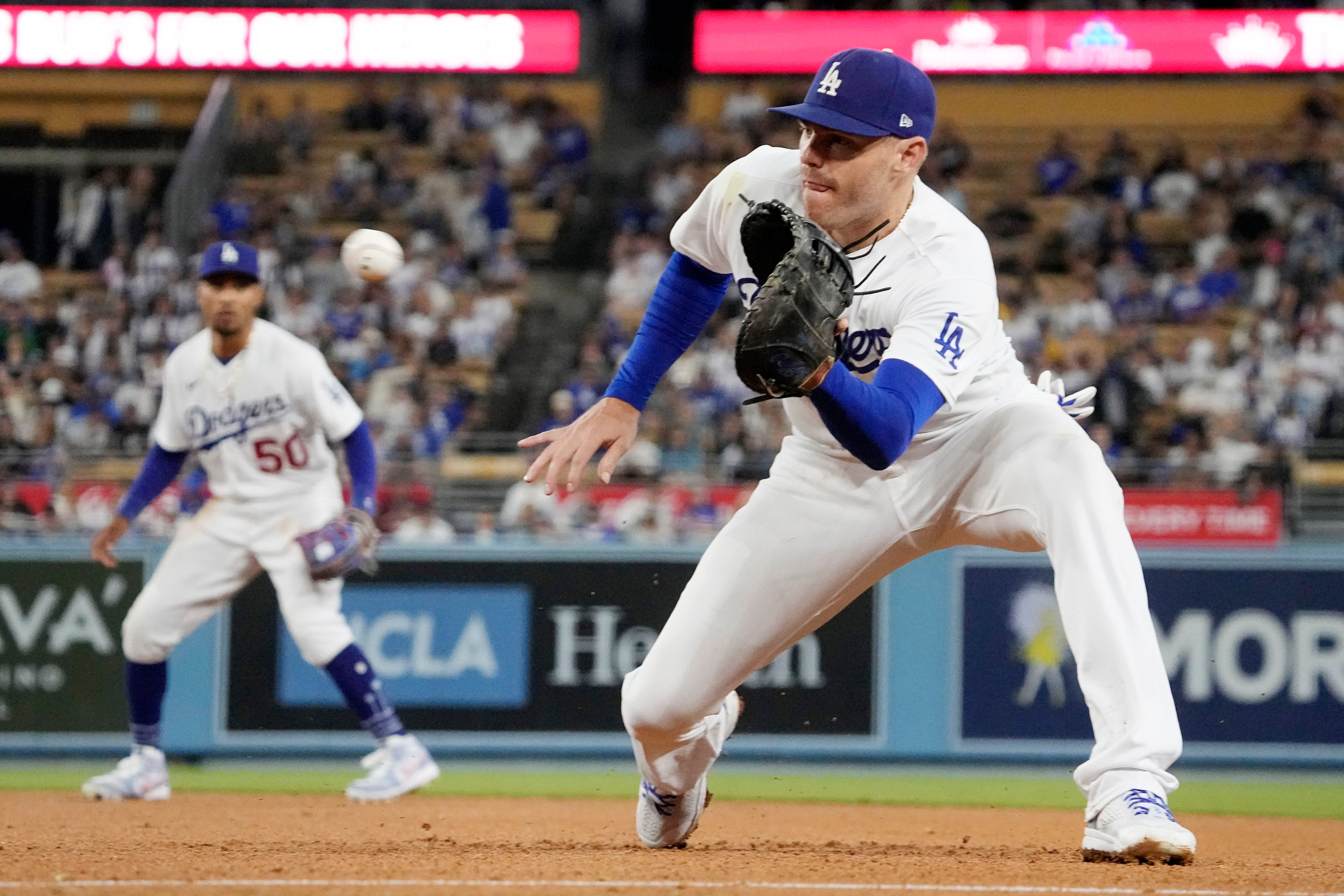 Lance Lynn throws 7 scoreless innings as Dodgers win 11th straight