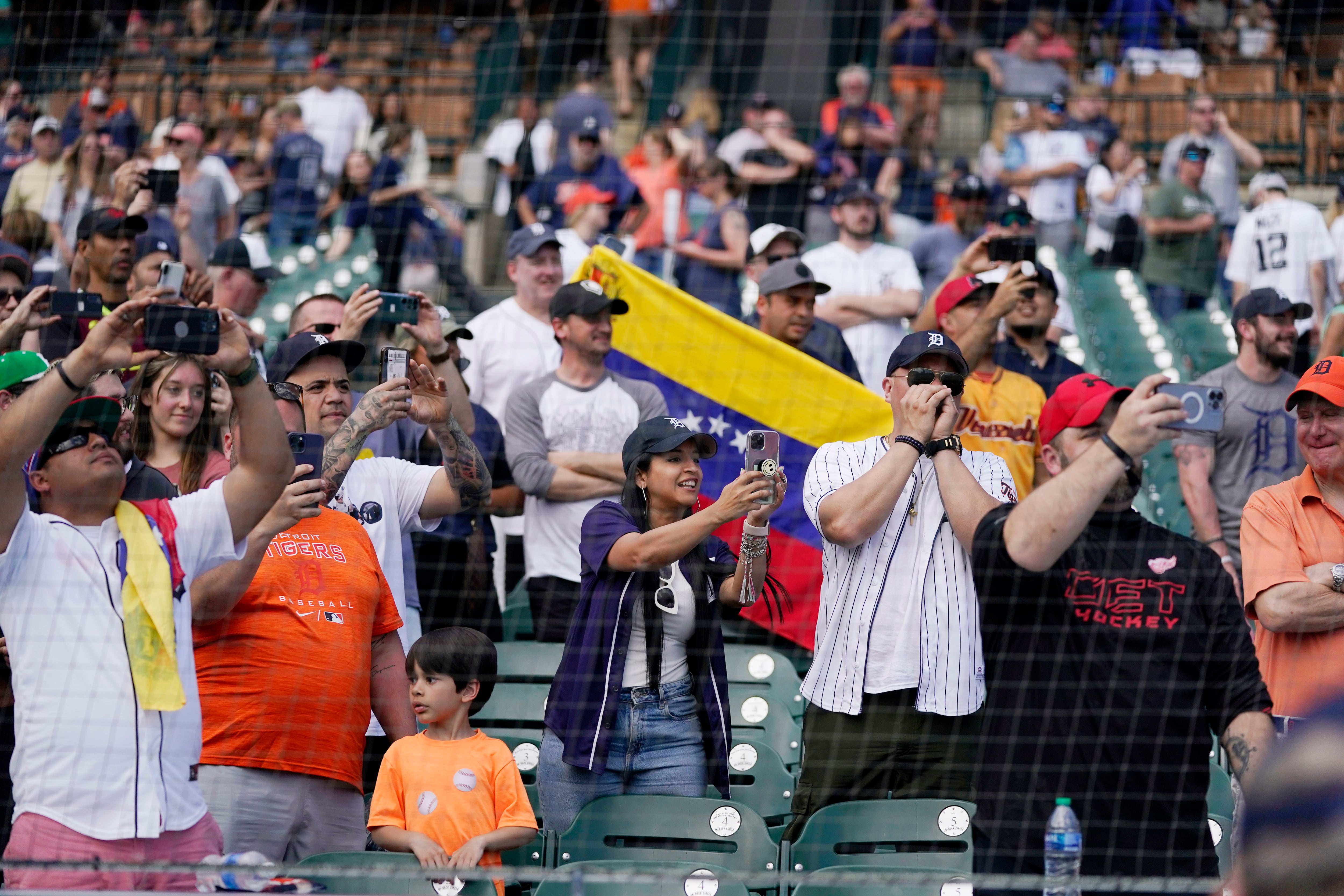 Tigers' Cabrera gets 3,000th hit; 33rd player to reach mark