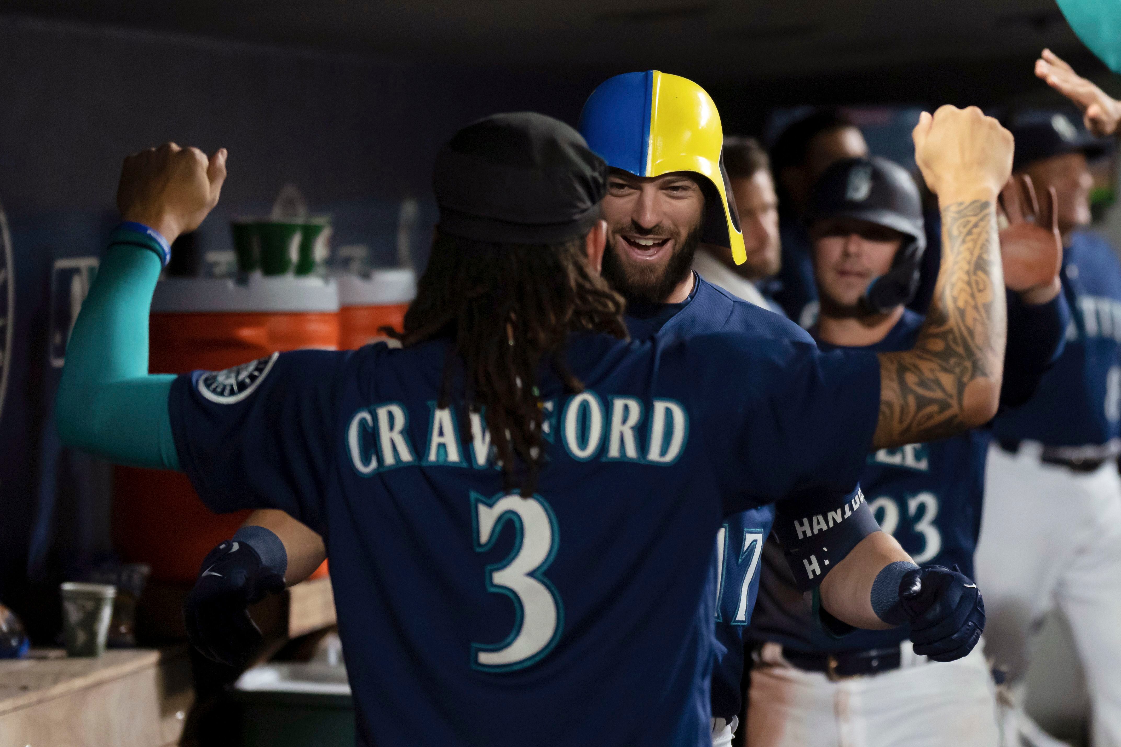 Mariners outlast Rangers, drop magic number to one to end