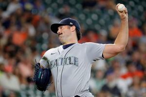 Benches clear in 9th, Servais tossed as Mariners beat Astros