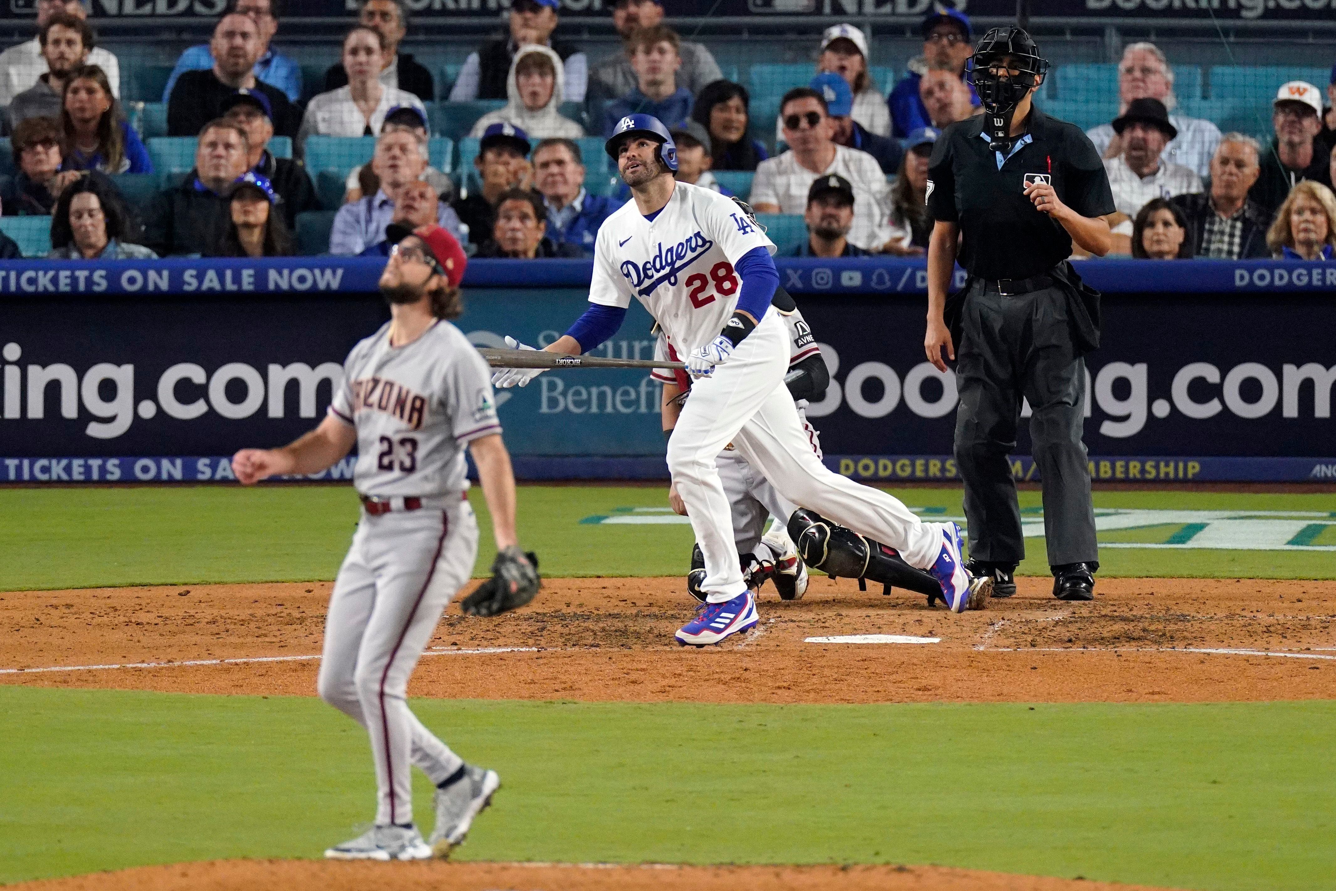 Dodgers see benefits of closer-less bullpen in NLDS Game 1